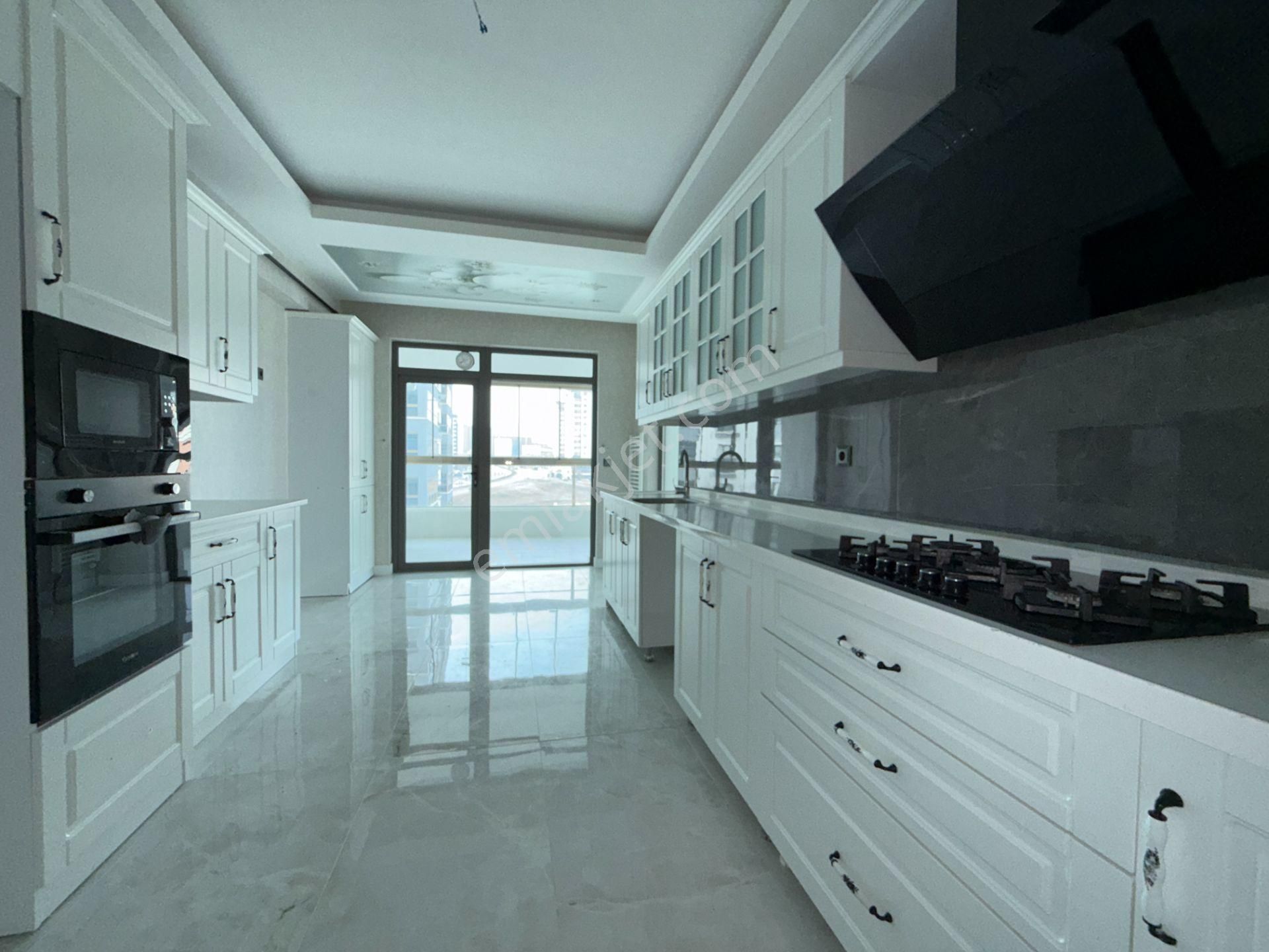 Ufuk Kılıç Emlak'tan Sitede K.otoparklı Şık Yapılı Modern 4+1 Daire - Görsel 7