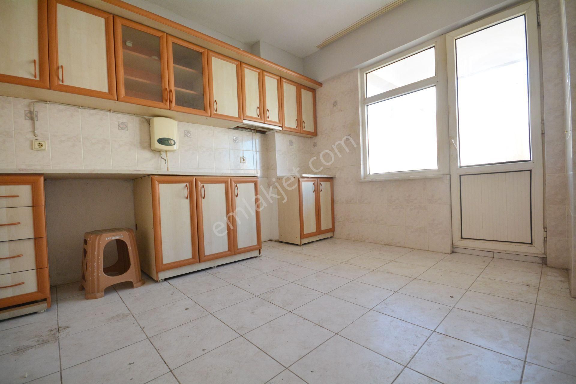 ▀ Jet Emlaktan Altınkum'da Ayrı Mutfaklı Kiralık 2+1 Daire - Görsel 3