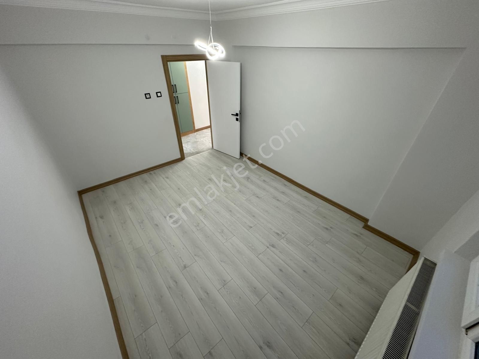 Ertuğrul Gazi Mah'de Site İçerisinde Masrafsız Lüks 3+1 Daire - Görsel 24