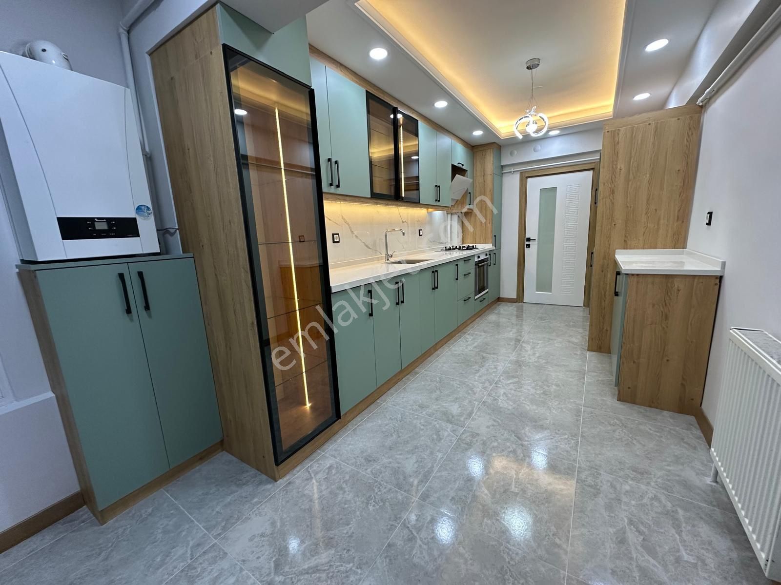 Ertuğrul Gazi Mah'de Site İçerisinde Masrafsız Lüks 3+1 Daire - Görsel 3