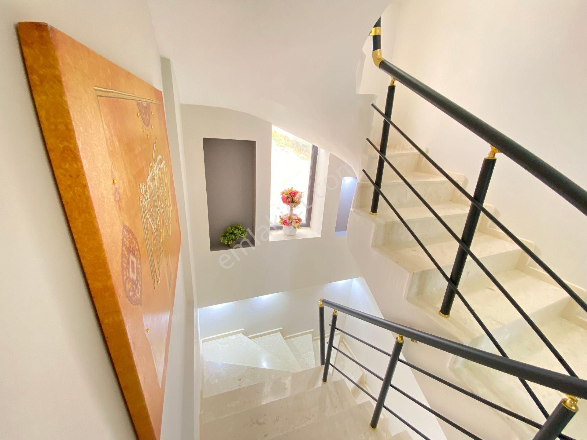 Doğanbey De Full Eşyalı Havuzlu Denize Yakın Satılık 3+1 Villa - Görsel 12