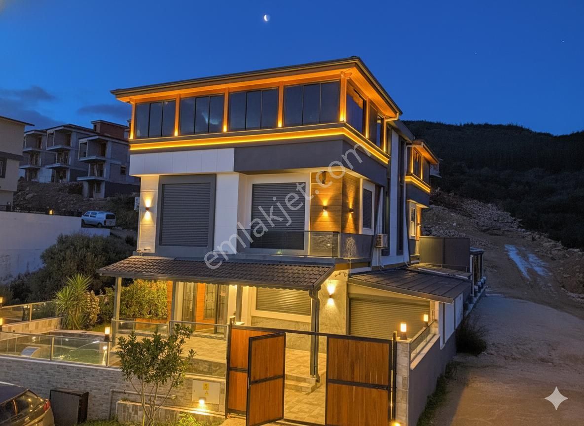 Doğanbey De Full Eşyalı Havuzlu Denize Yakın Satılık 3+1 Villa