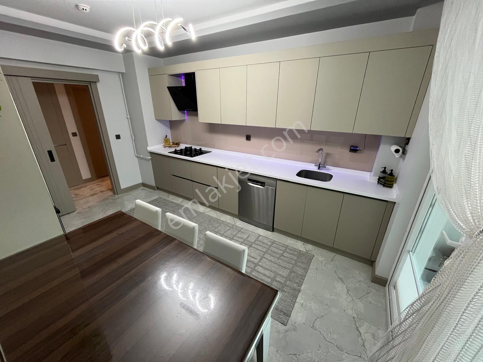 Törekent Botanikte Hastane Ve Metro Ortası Ara Kata E. Banyolu Lüx Daire !