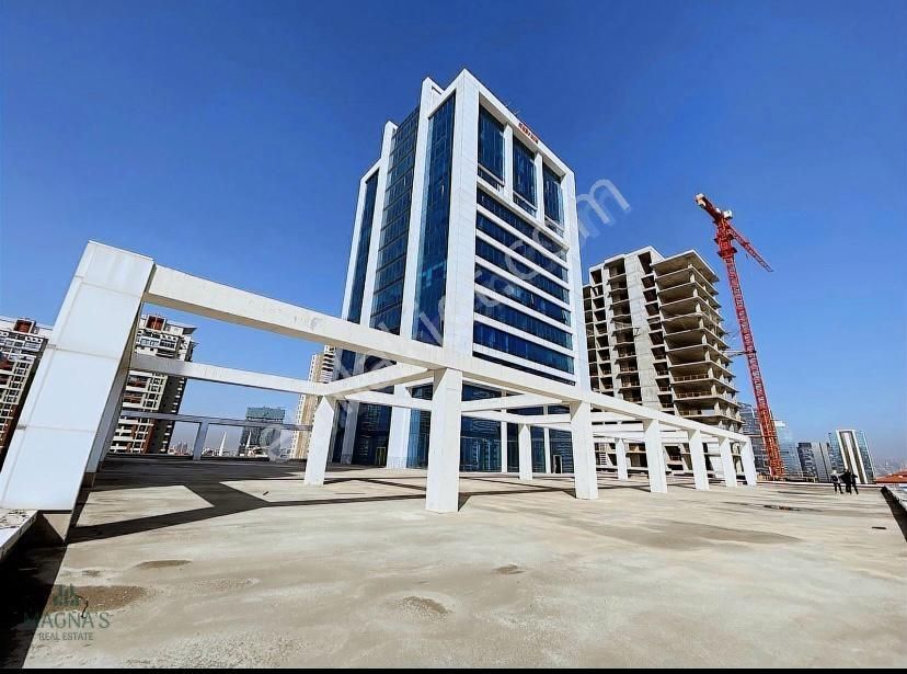 Çukurambar'da Teraslı 1500 M2, Özel Girişli Kiralık İşyeri