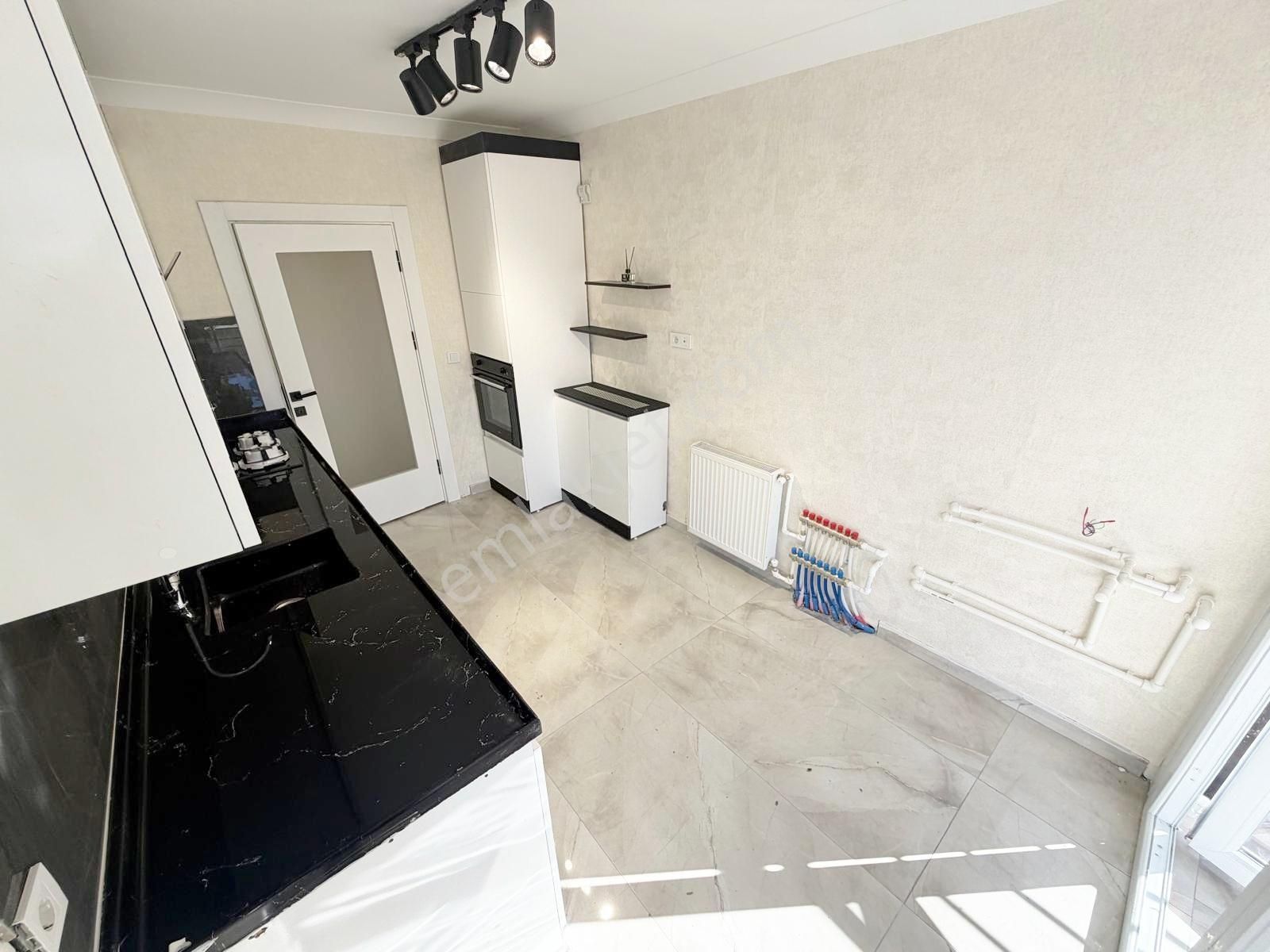 Merkezi Konumda 3+1 Geniş Kullanışlı Acill Satılık 3+1 Kaçmaz - Görsel 2