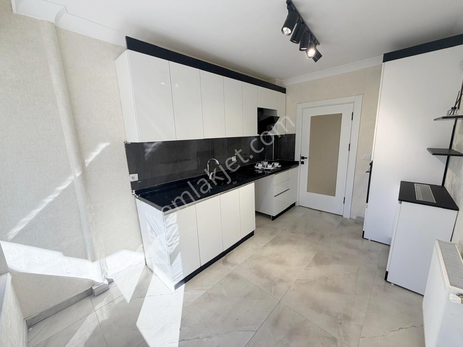 Merkezi Konumda 3+1 Geniş Kullanışlı Acill Satılık 3+1 Kaçmaz - Görsel 19