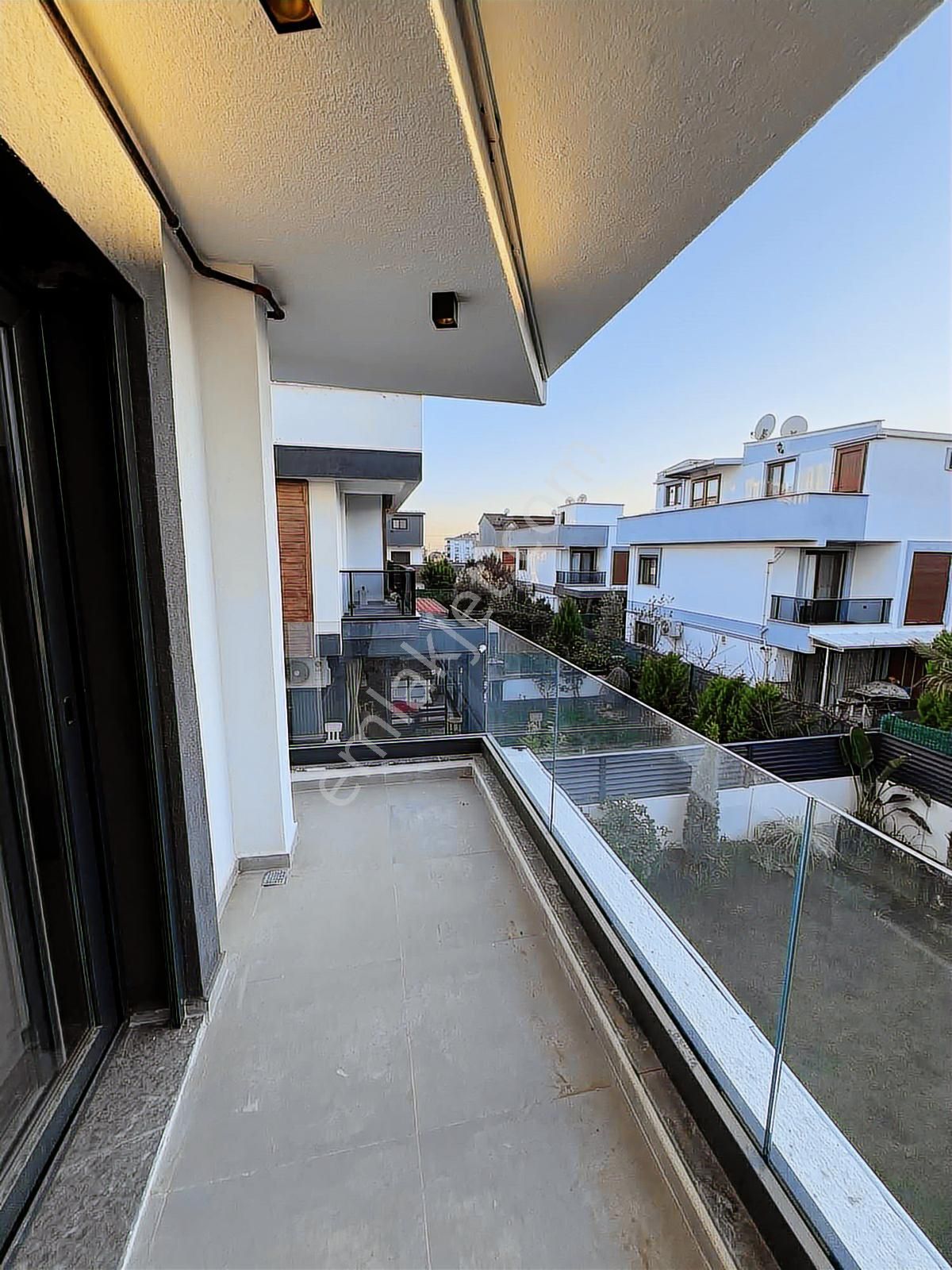 Menderes Devlet Hastanesine Yakın Modern 3+1 Geniş Villa - Görsel 15