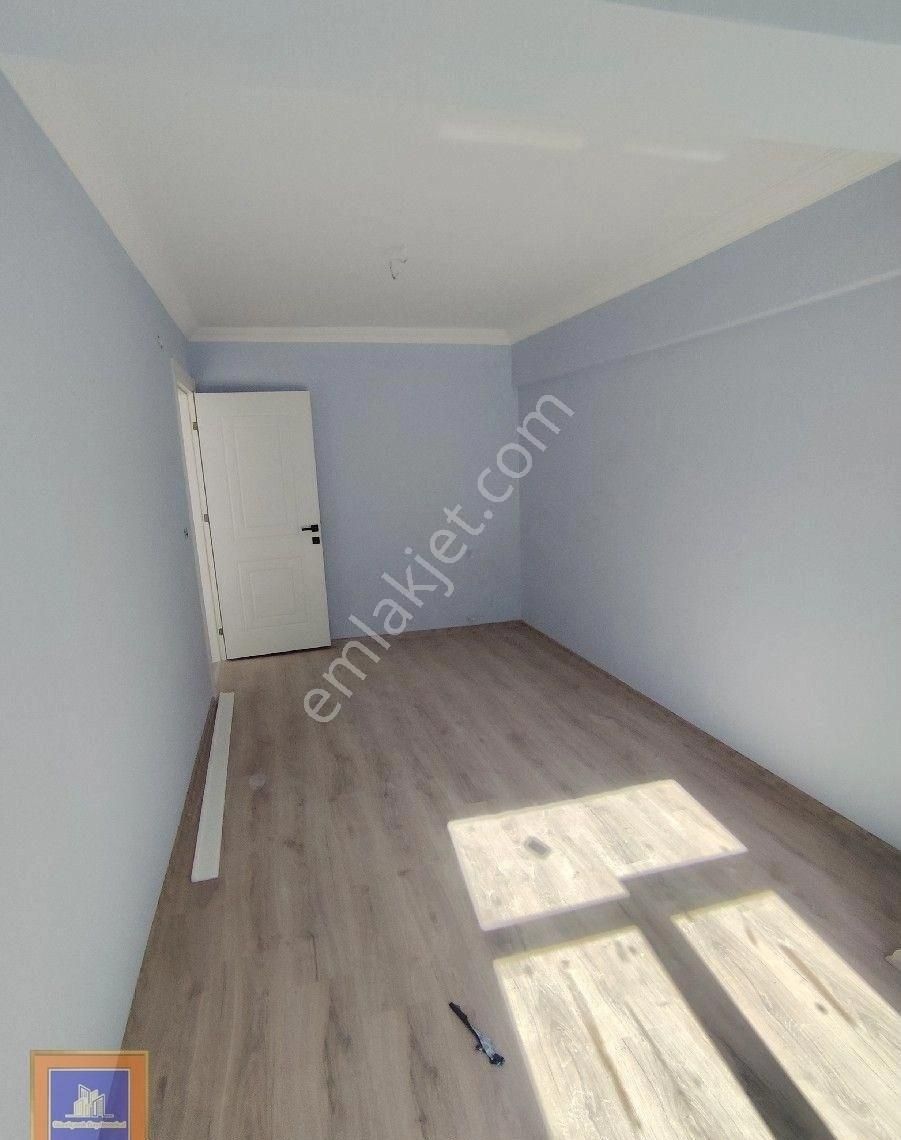 Acil Satılık Kat Mülkiyetli 2+1 Geniş Daire Kuşadası Davutlar Merkezde - Görsel 3