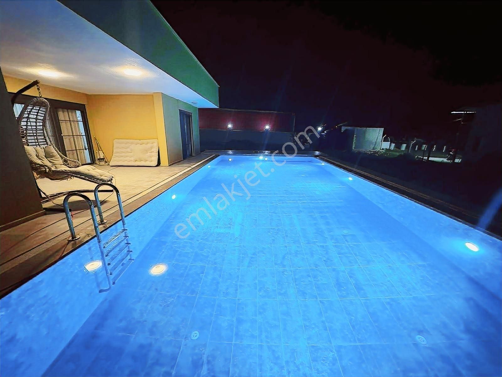 Buca Karacaağaç'ta 1750m2 Arazi İçinde Lüx Eşyalı 2+1 Havuzlu Ev - Görsel 19