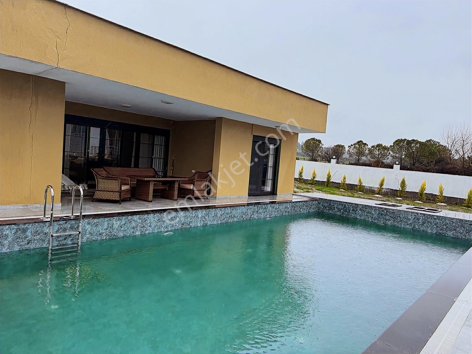 Buca Karacaağaç'ta 1750m2 Arazi İçinde Lüx Eşyalı 2+1 Havuzlu Ev - Görsel 5