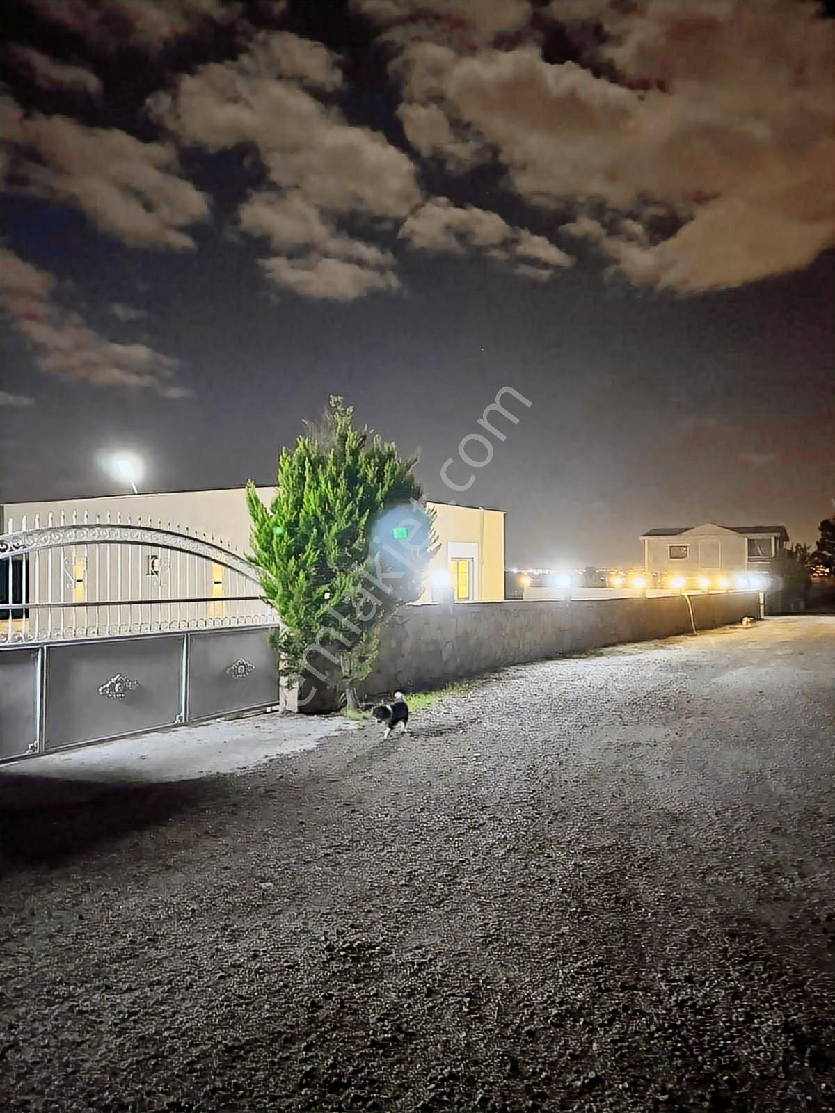 Buca Karacaağaç'ta 1750m2 Arazi İçinde Lüx Eşyalı 2+1 Havuzlu Ev - Görsel 29