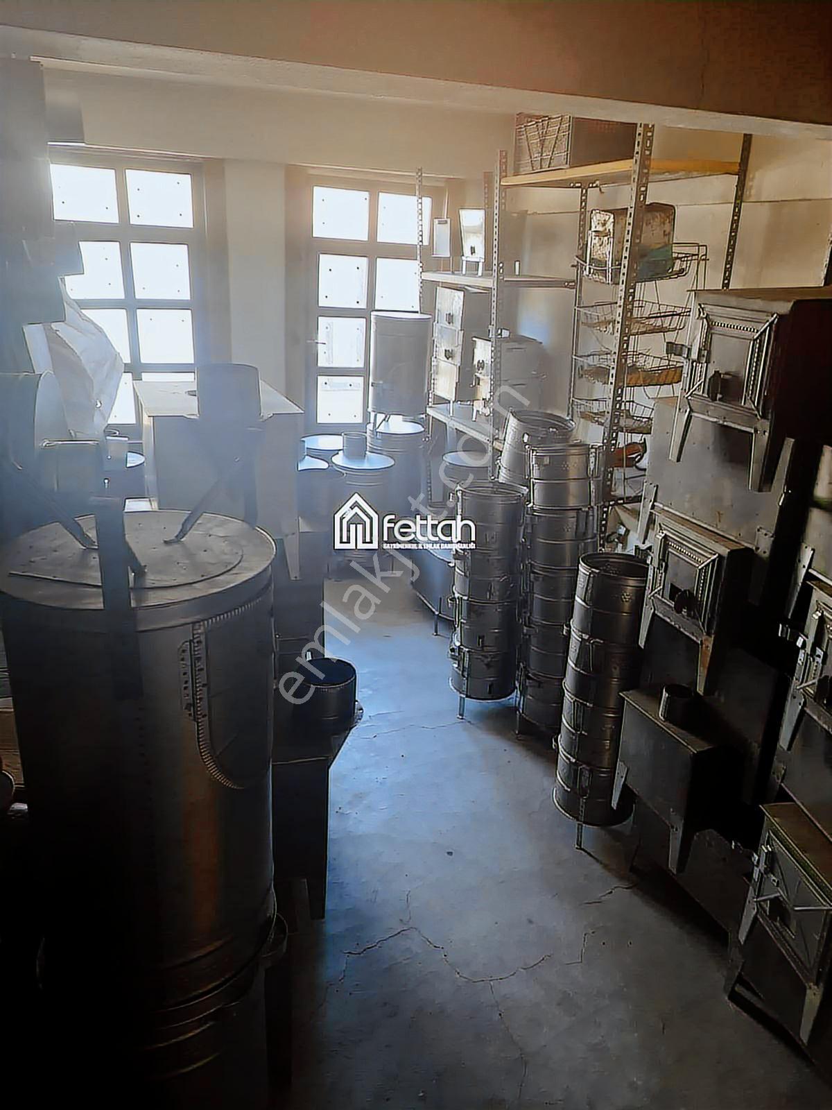 Bakırcılar Çarşısında Toplam 4 Katlı Kiralık Dükkan - Görsel 6