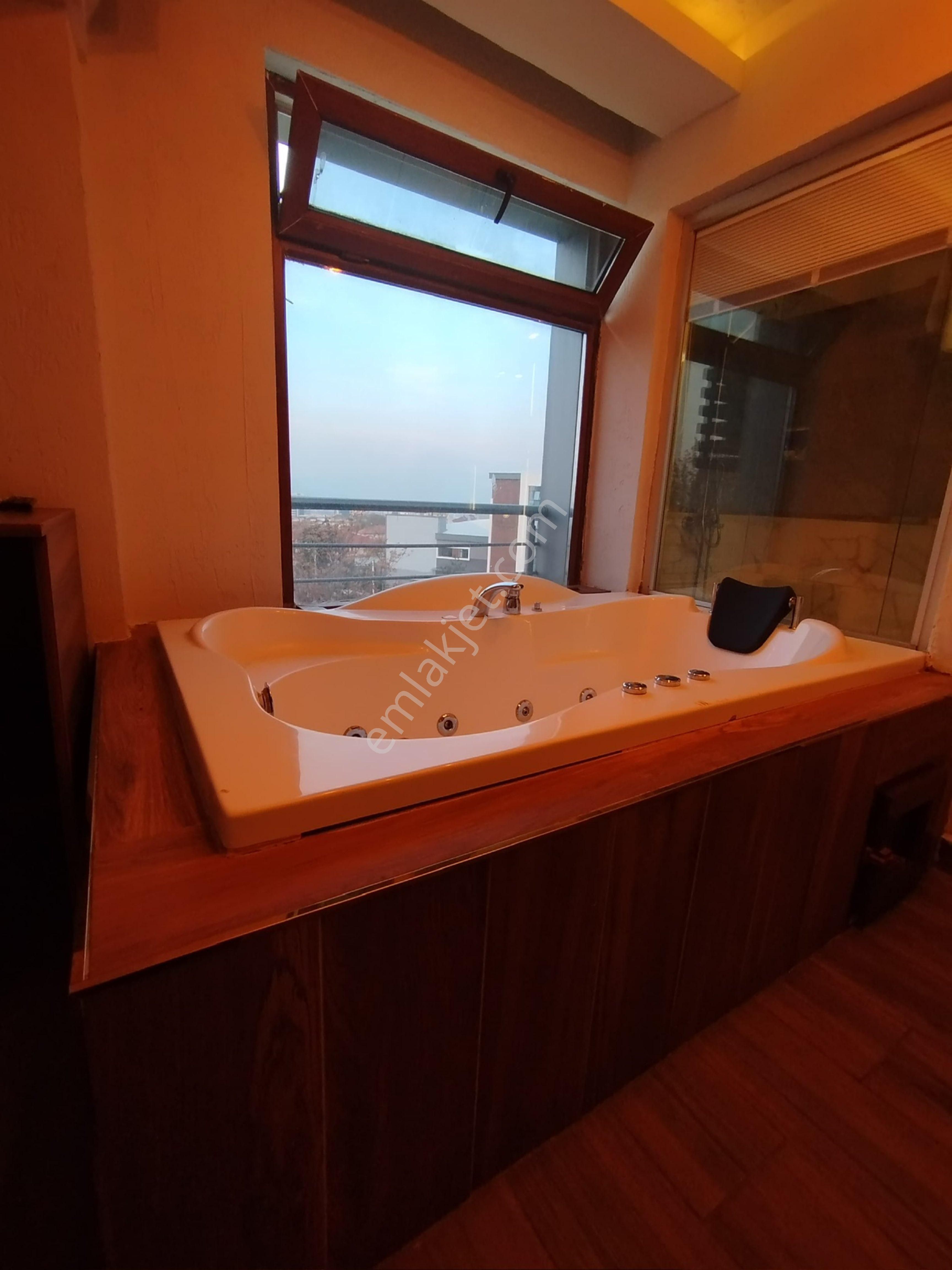 Jakuzili Lüks Oda – Günlük Kiralık, Şehir Merkezinde 7/24 Hizmetinizde - Görsel 11