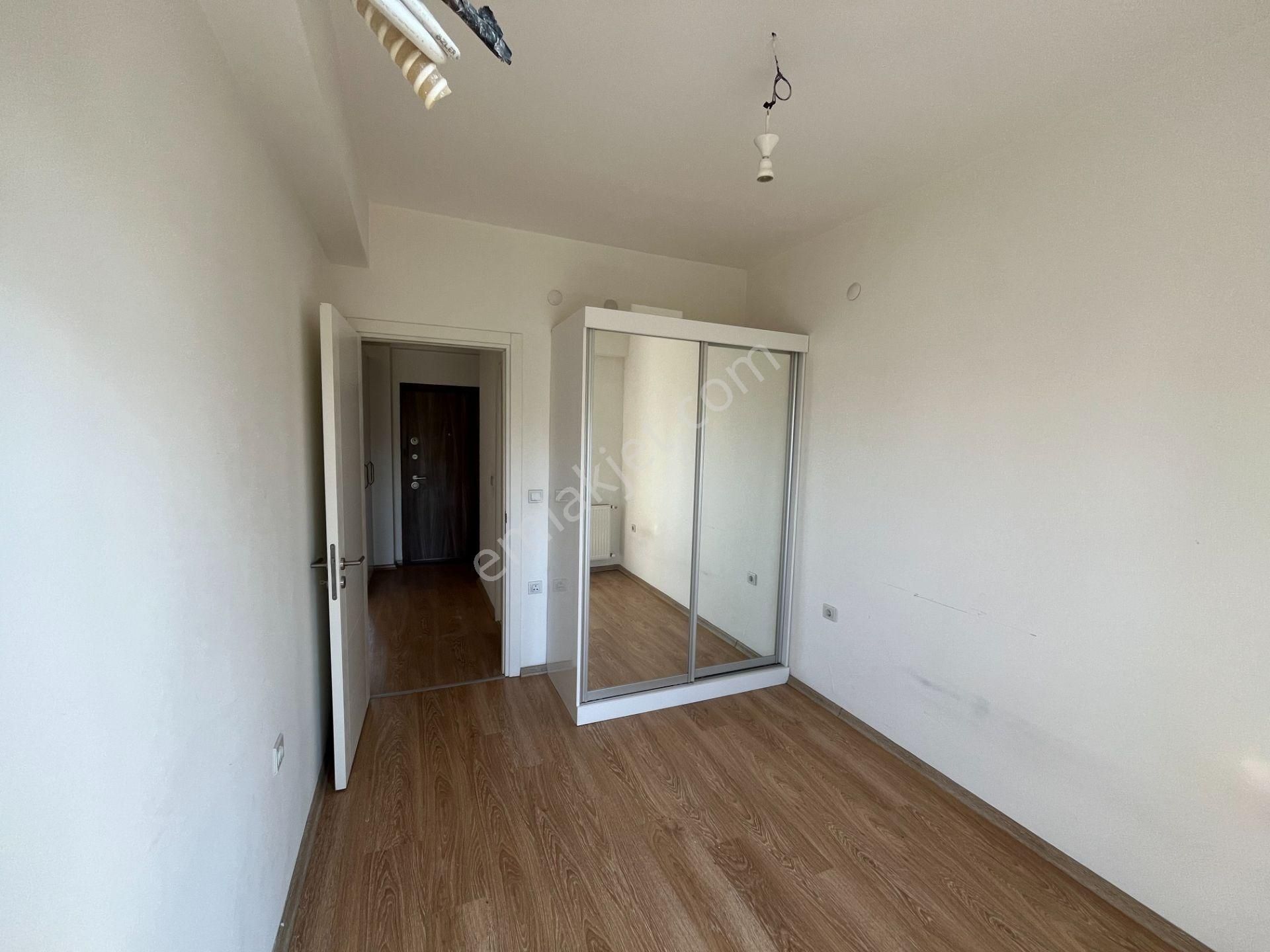 Torbalı Yedi Eylül Mahallesi Havuzlu Site İçerisinde 2+1 Kiralık Daire - Görsel 3