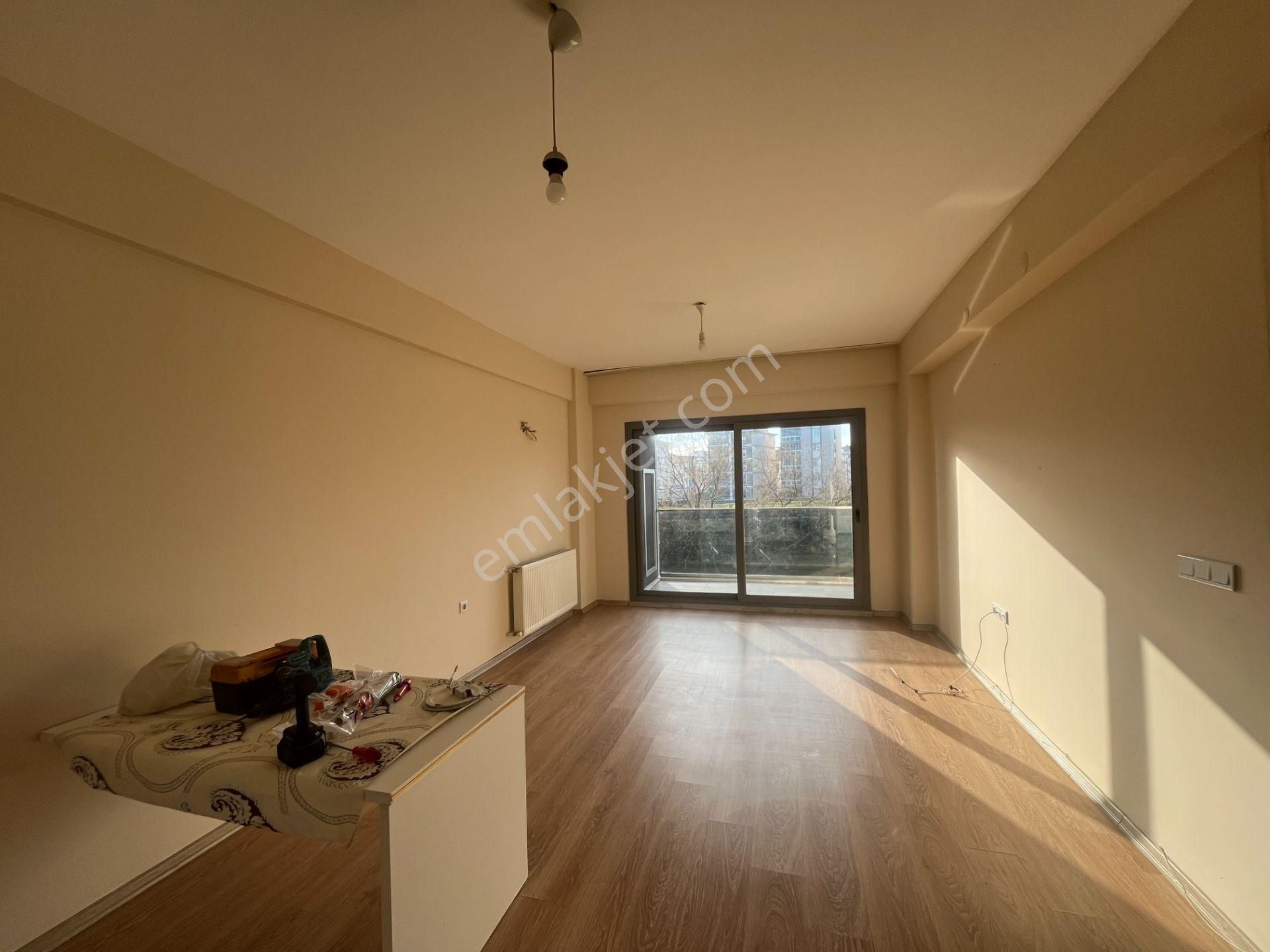 Torbalı Yedi Eylül Mahallesi Havuzlu Site İçerisinde 2+1 Kiralık Daire - Görsel 18