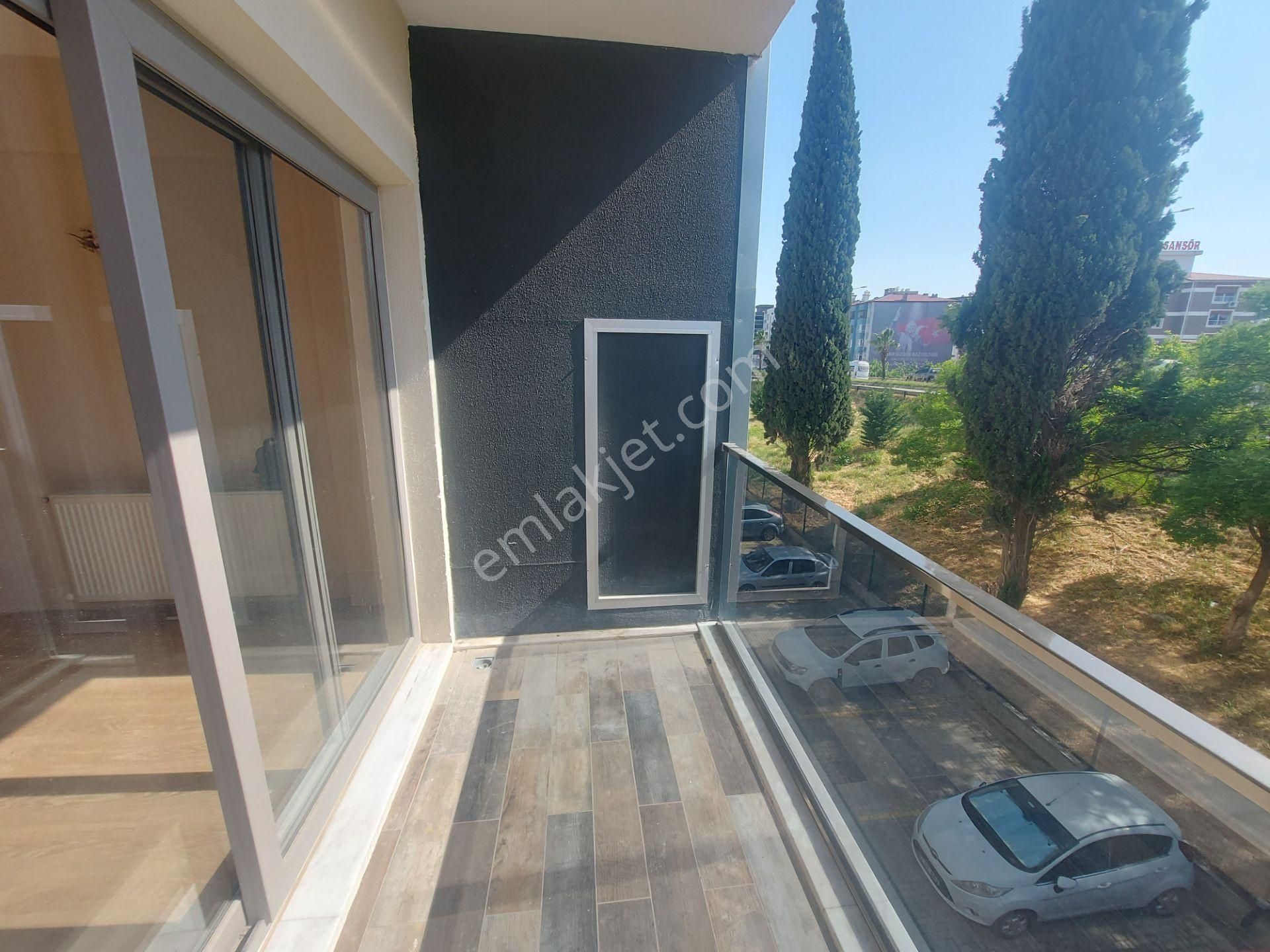 Torbalı Yedi Eylül Mahallesi Havuzlu Site İçerisinde 2+1 Kiralık Daire - Görsel 13