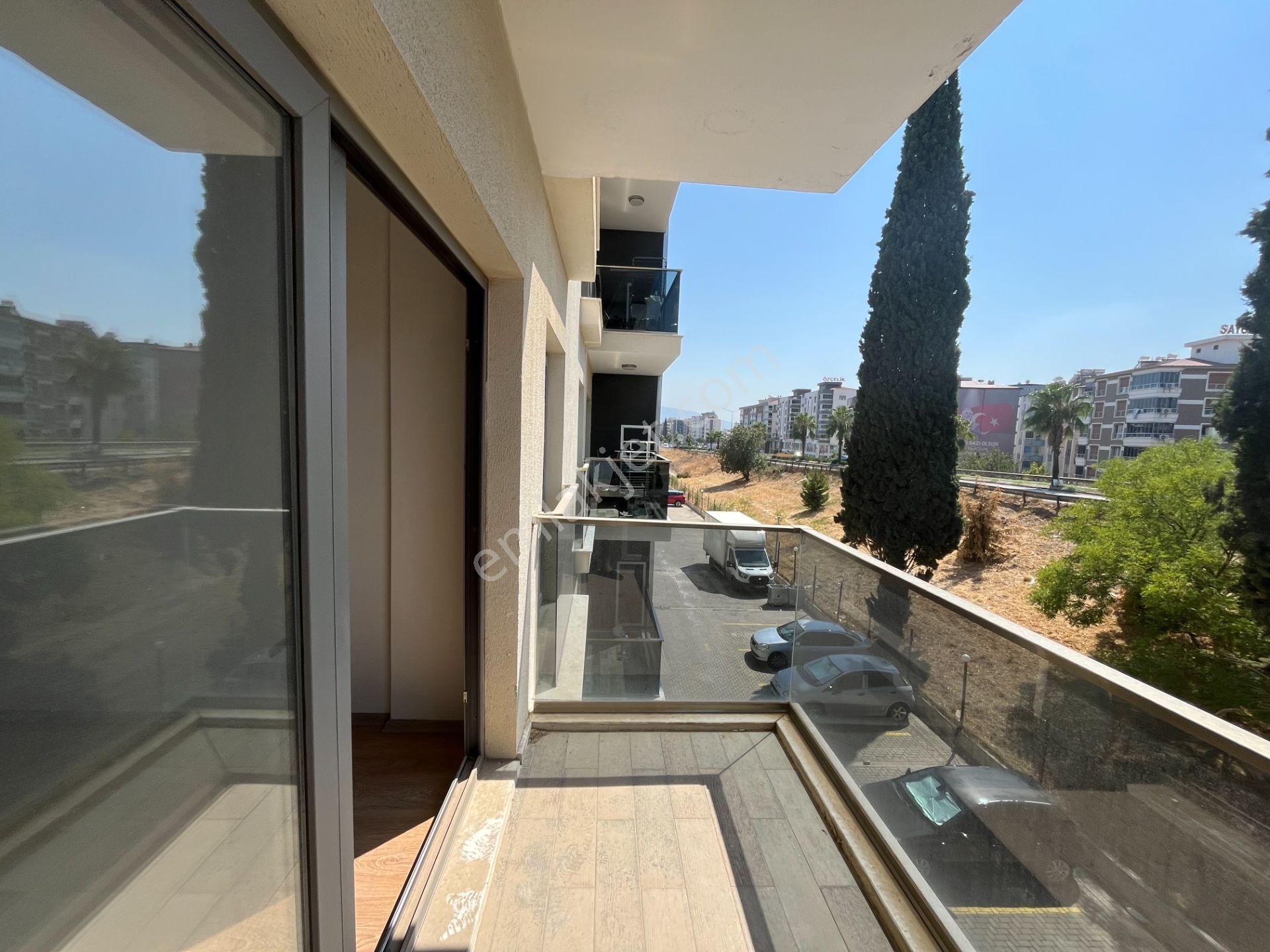 Torbalı Yedi Eylül Mahallesi Havuzlu Site İçerisinde 2+1 Kiralık Daire - Görsel 8