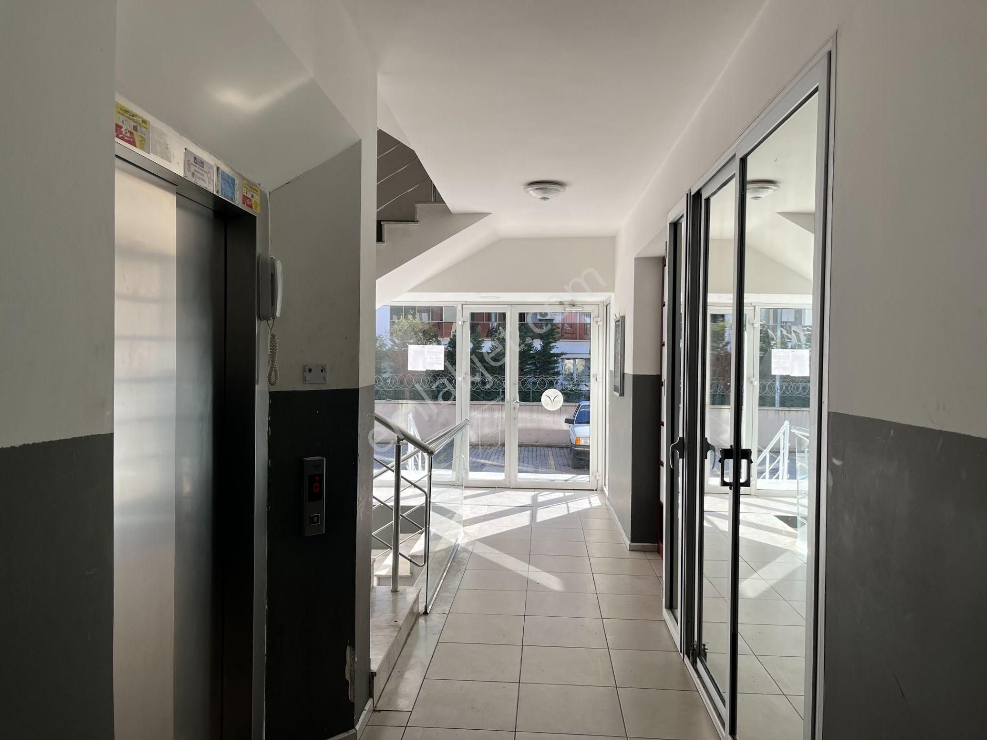 Torbalı Yedi Eylül Mahallesi Havuzlu Site İçerisinde 2+1 Kiralık Daire - Görsel 35