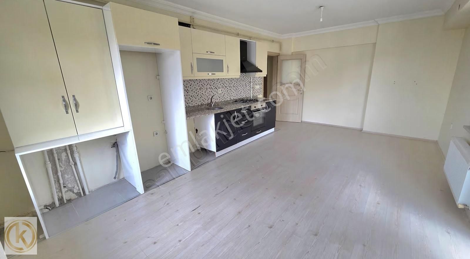 Kaymak Emlaktan Serdivan 32 Evler Mevkinde Kiralık 2+1 - Görsel 2