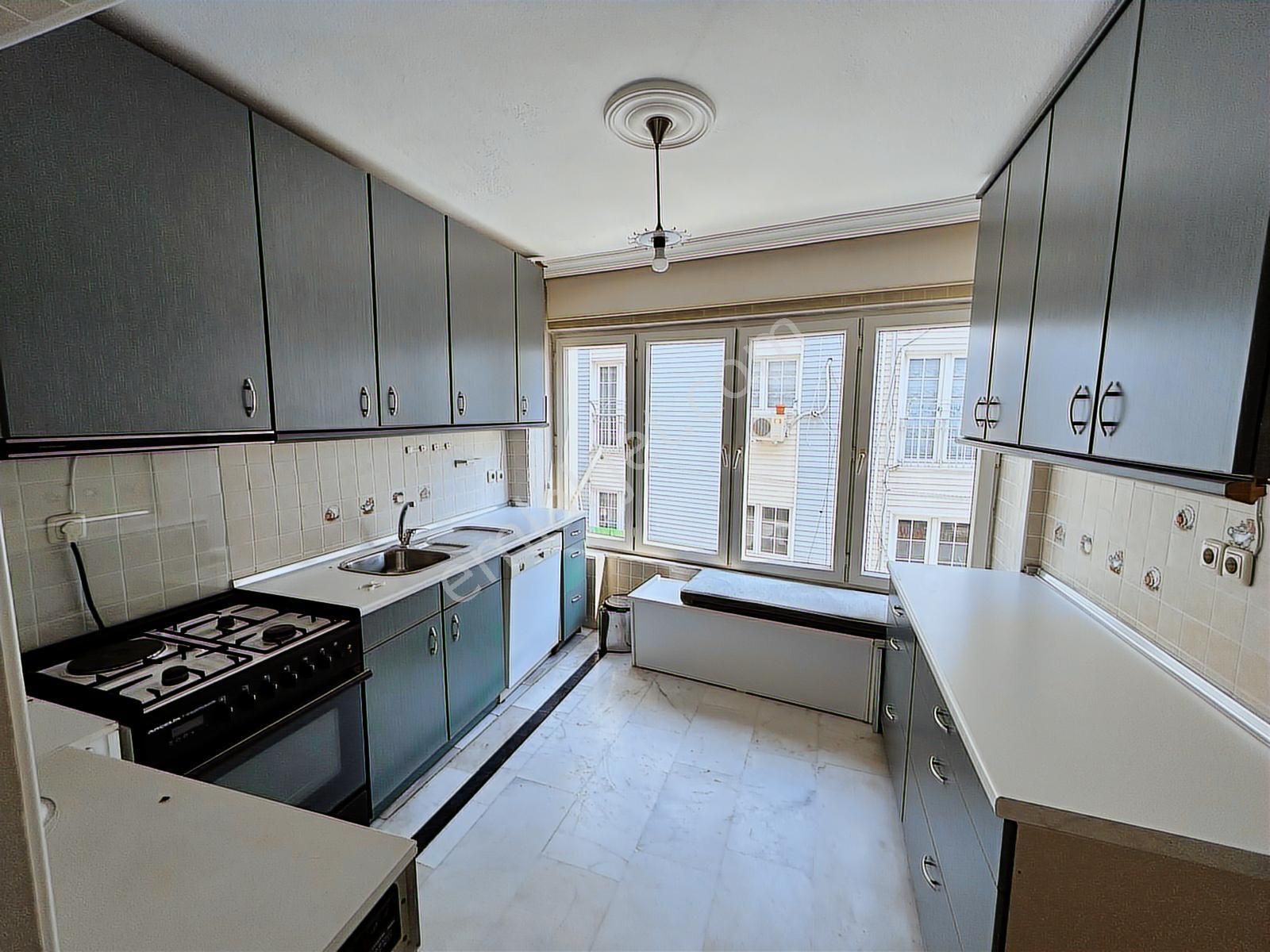 Marmaris Merkezde Eşyalı Geniş Ayrı Mutfak 2+1 Kiralık Daire - Görsel 3