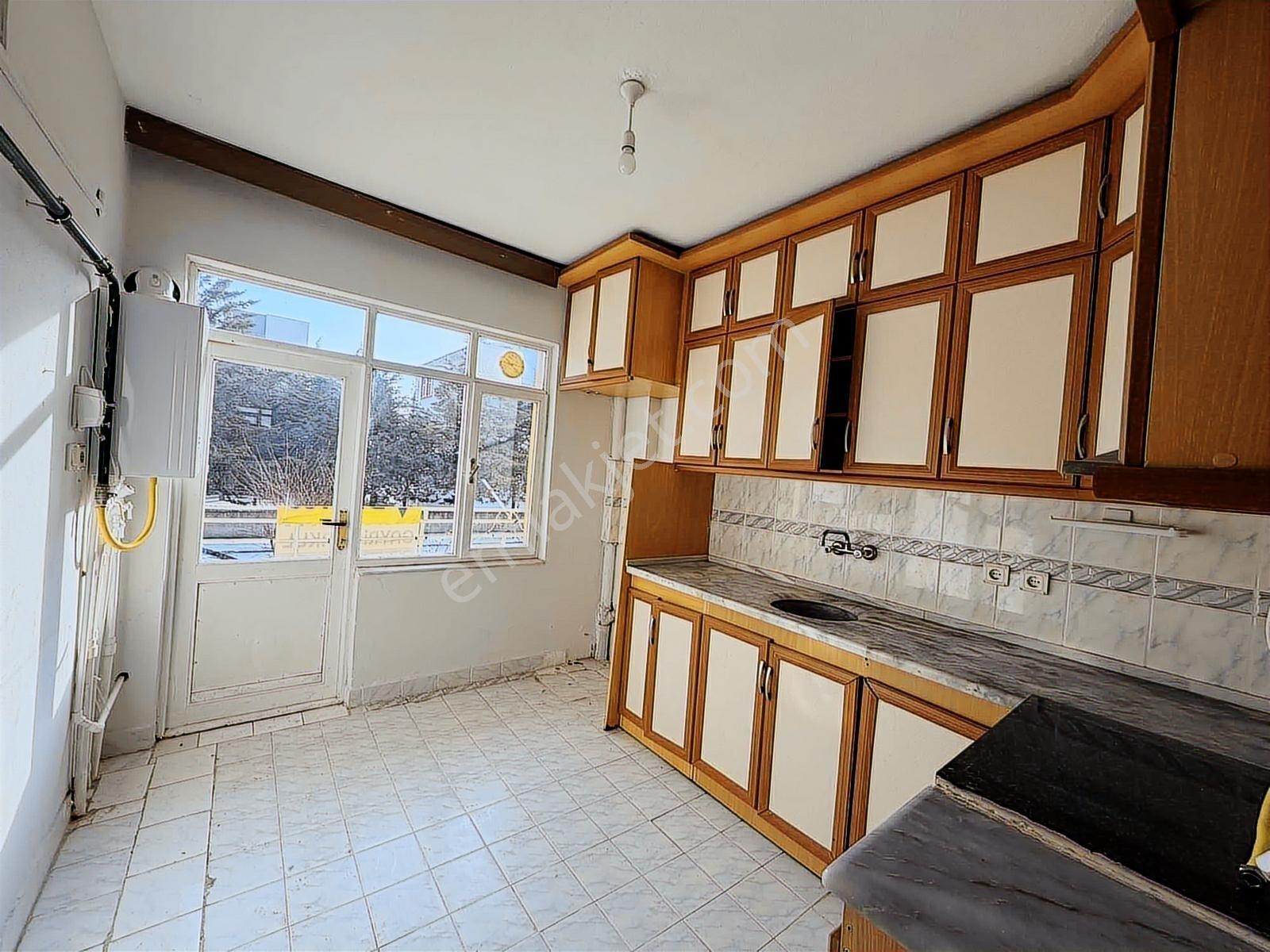 Yeni Mahallede 2+1 Kiralık Daire - Görsel 3