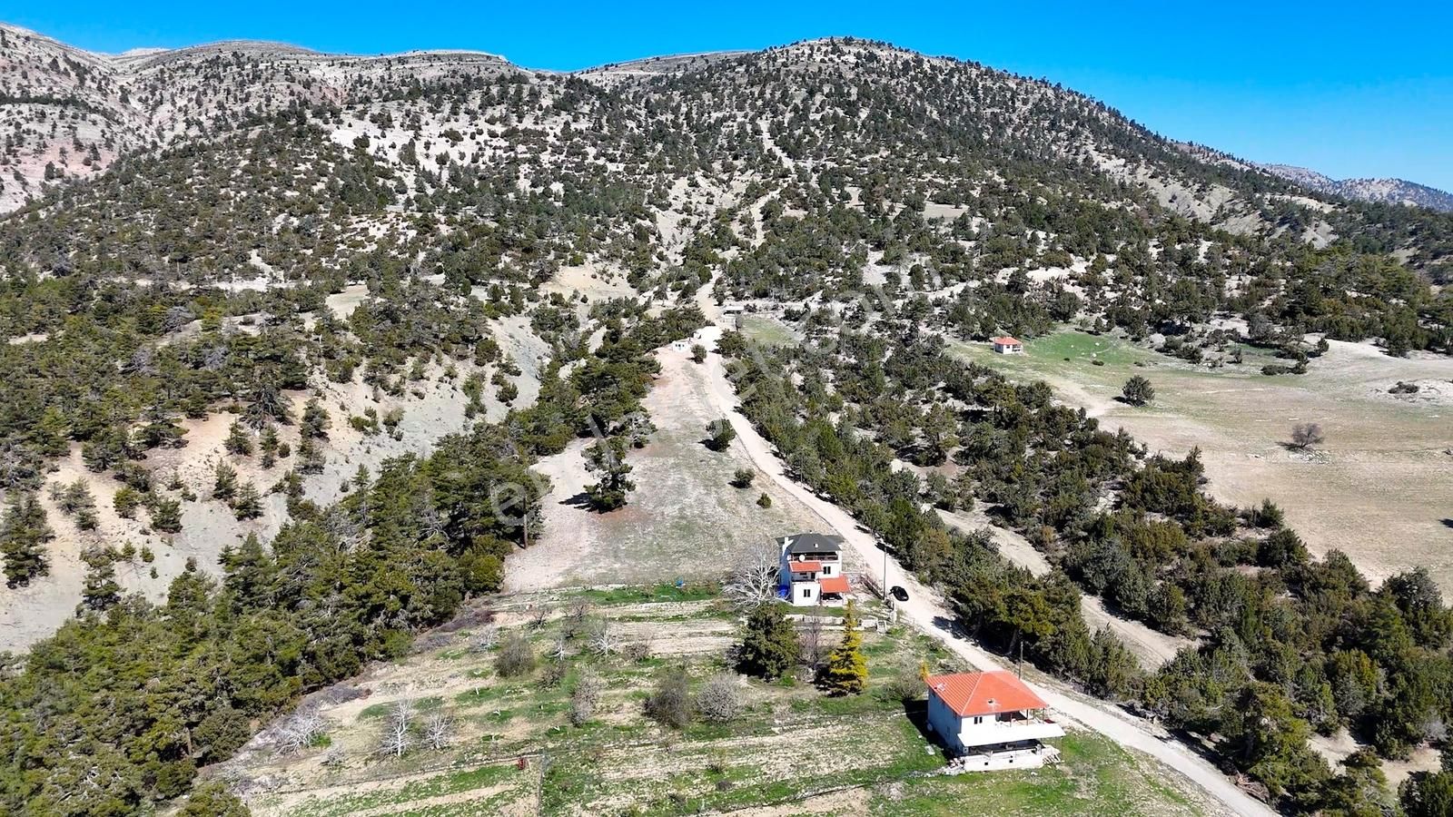 Korkuteli Yukarı Karaman Yaylası 6.602 M2 Satılık Tarla