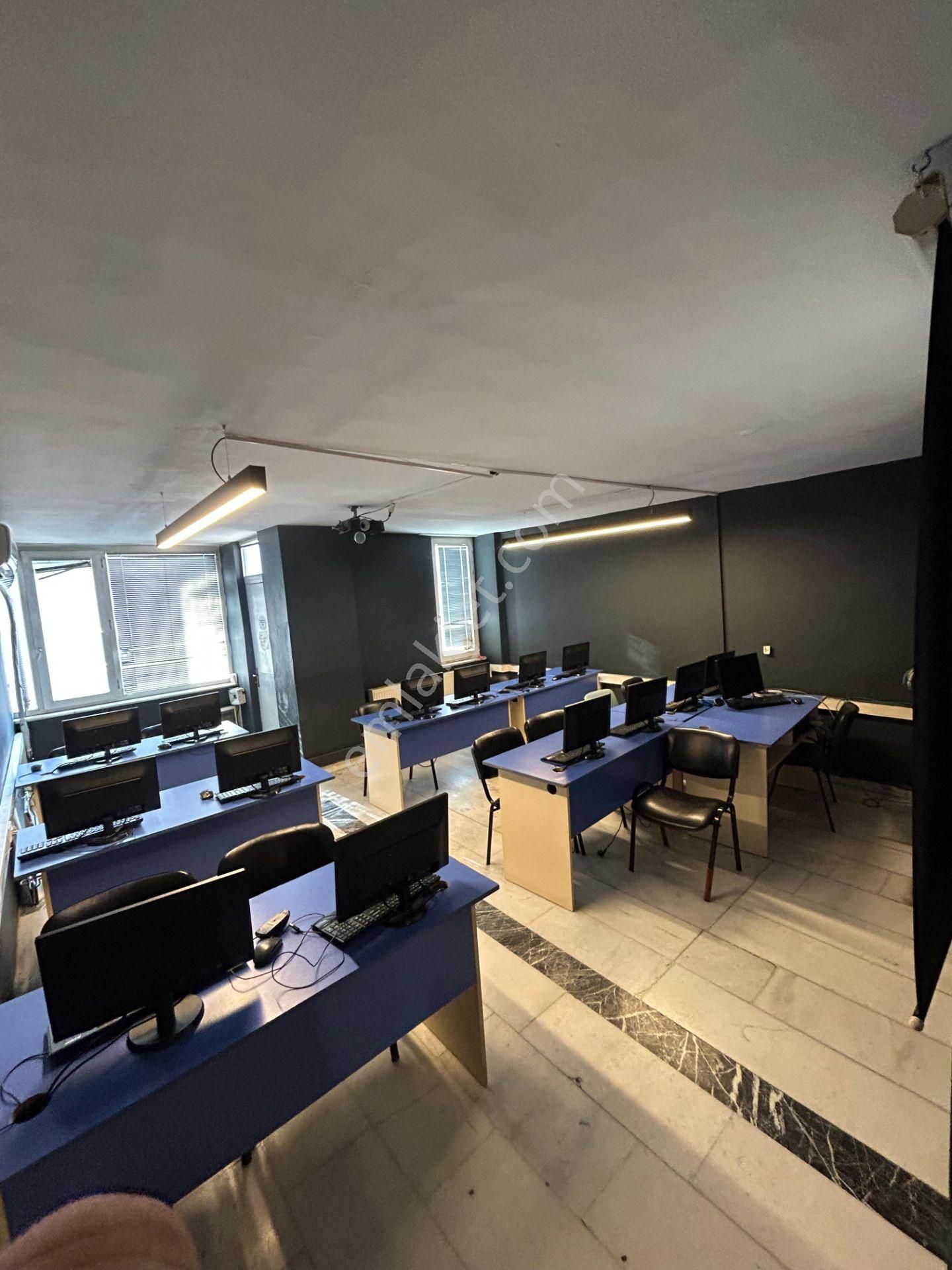 Kadıköy Altıyol Boğa'da Ofis Katı 200 M2 Tabela Değeri Yüksek Klimalı - Görsel 13