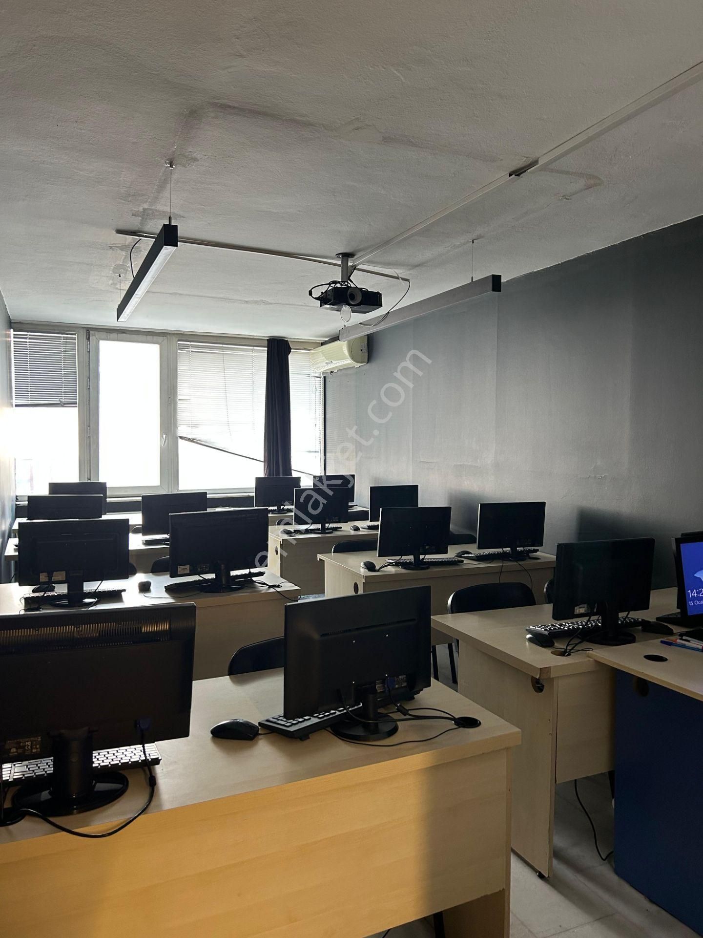 Kadıköy Altıyol Boğa'da Ofis Katı 200 M2 Tabela Değeri Yüksek Klimalı - Görsel 16