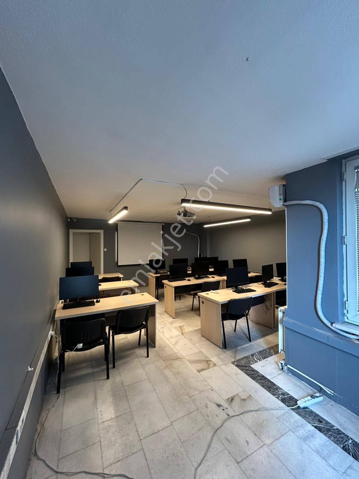 Kadıköy Altıyol Boğa'da Ofis Katı 200 M2 Tabela Değeri Yüksek Klimalı - Görsel 18