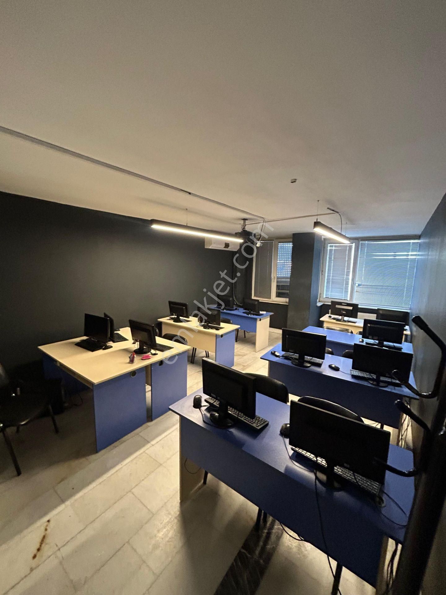 Kadıköy Altıyol Boğa'da Ofis Katı 200 M2 Tabela Değeri Yüksek Klimalı - Görsel 4