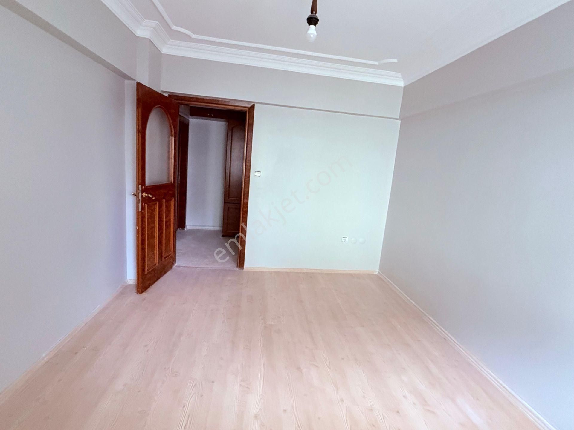 Remax Area'dan İhsaniye Mah. 3+1 Kiralık Ara Kat Masrafsız Daire - Görsel 12