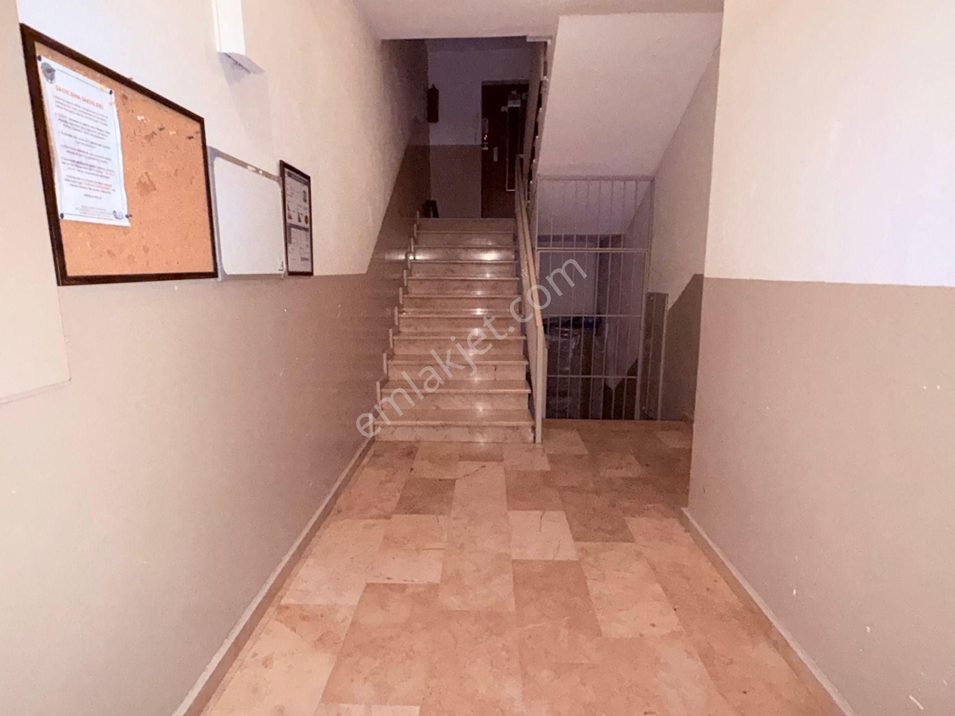 Remax Area'dan İhsaniye Mah. 3+1 Kiralık Ara Kat Masrafsız Daire - Görsel 18