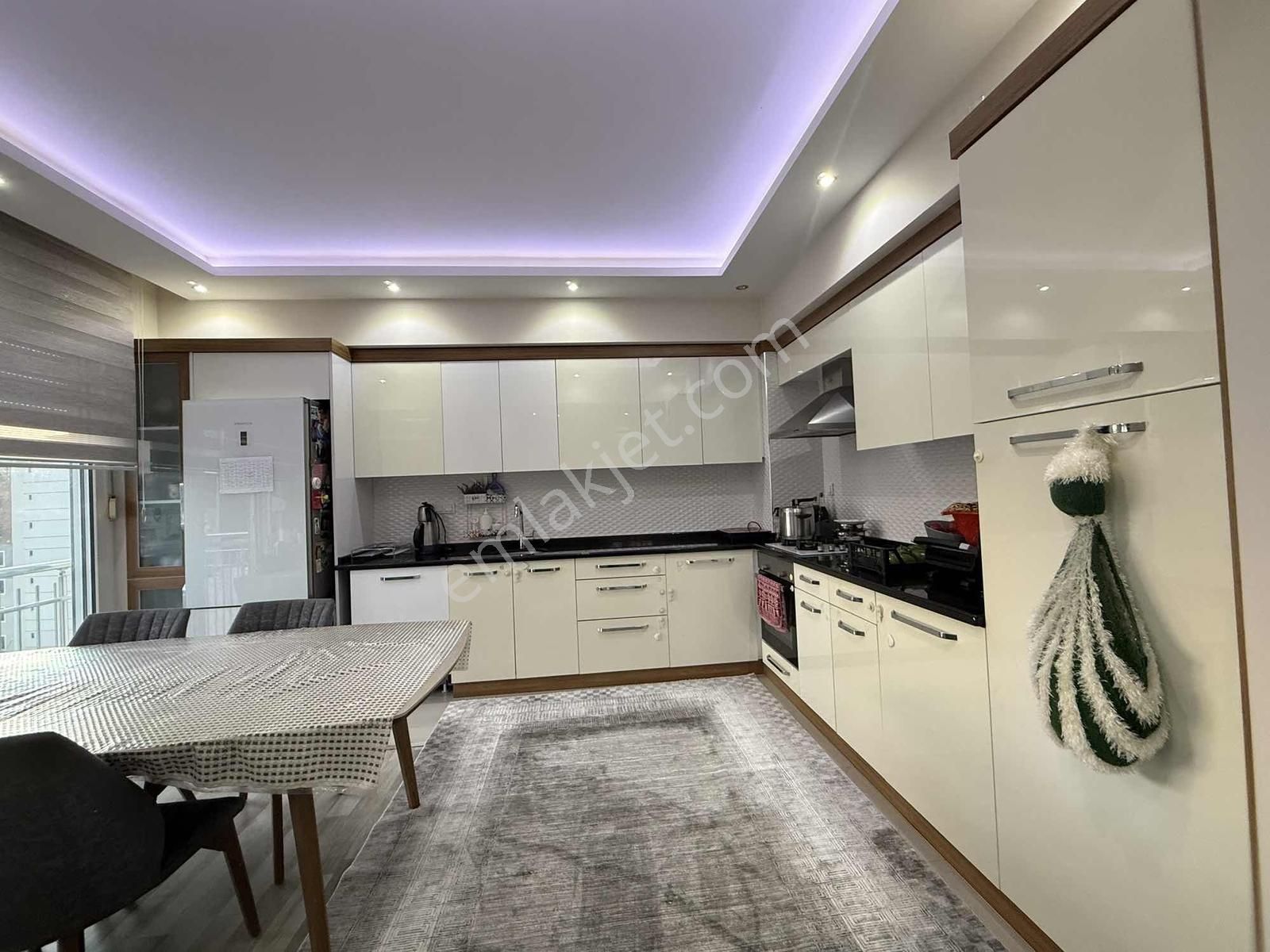 Deniz Manzaralı Çarşı Merkezli Satılık Lüks Daire - Görsel 5