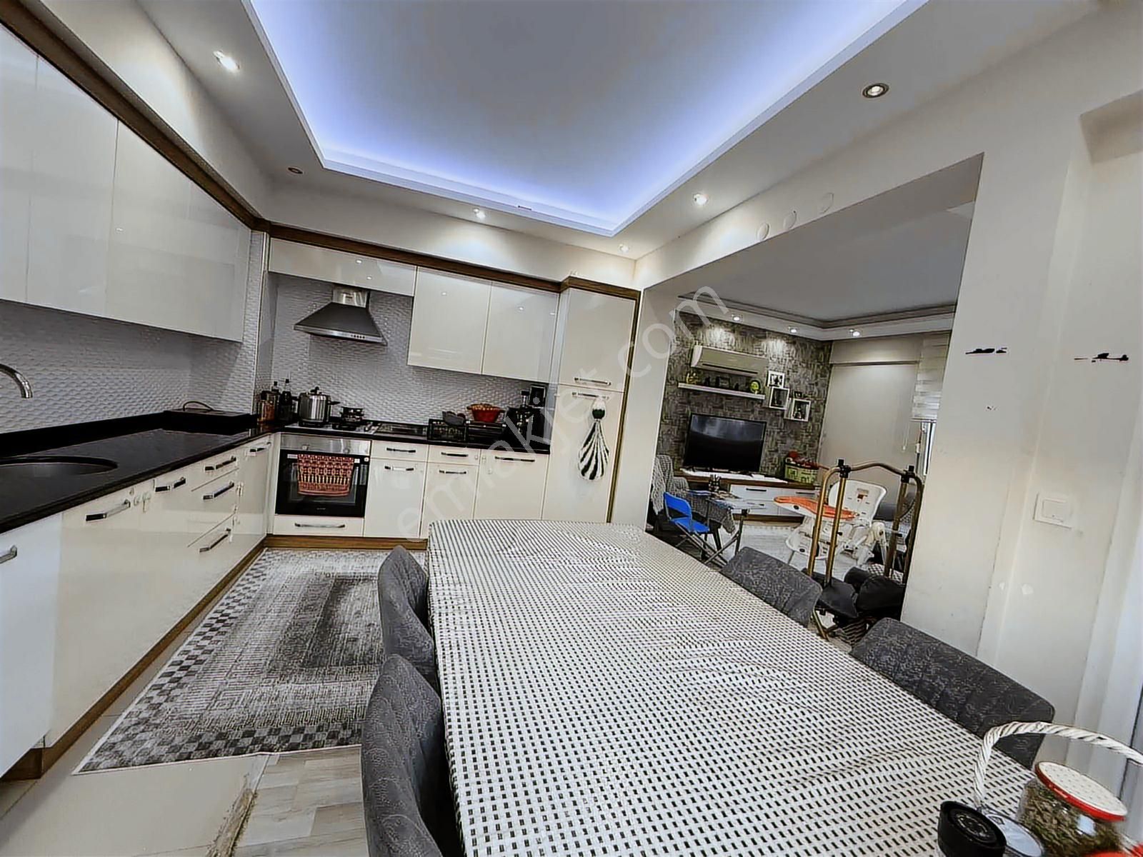 Deniz Manzaralı Çarşı Merkezli Satılık Lüks Daire - Görsel 24