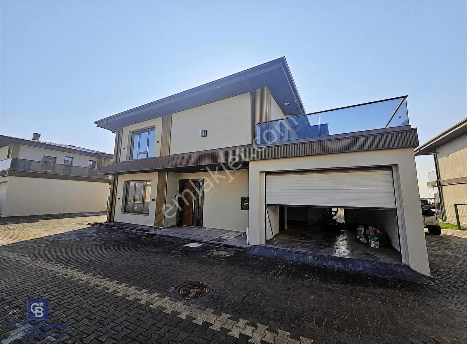 Cb Premıum'dan Ankara Konaklarında Büyük Tip Satılık Villa