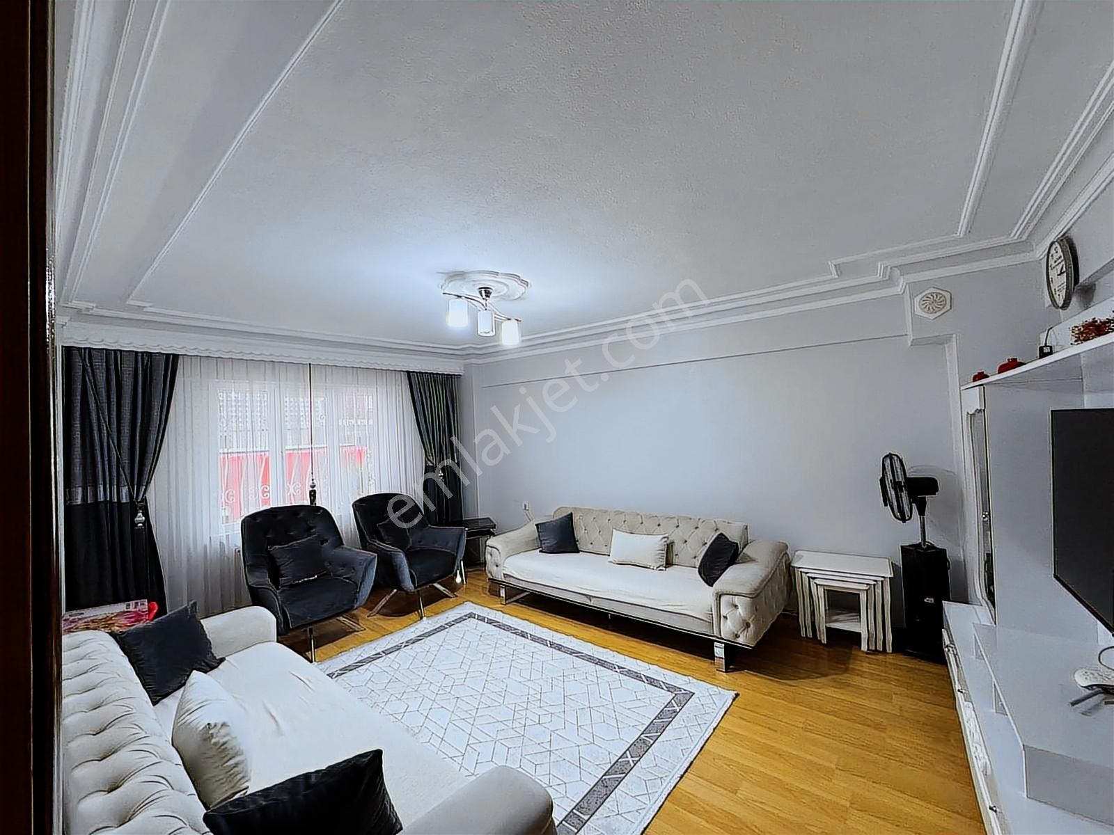 Yenimahalle'de Geniş, Kullanışlı, Açık Cephe, 2+1 Daire!