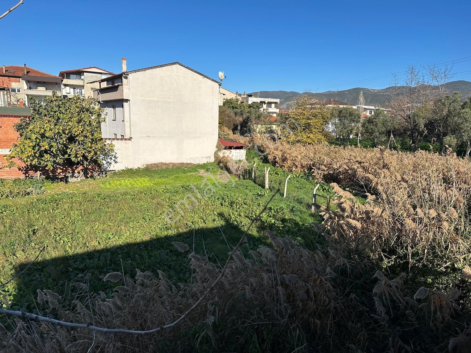 Şehrin Merkezinde Büyük Arsa İçinde Müstakil Ev - Görsel 4