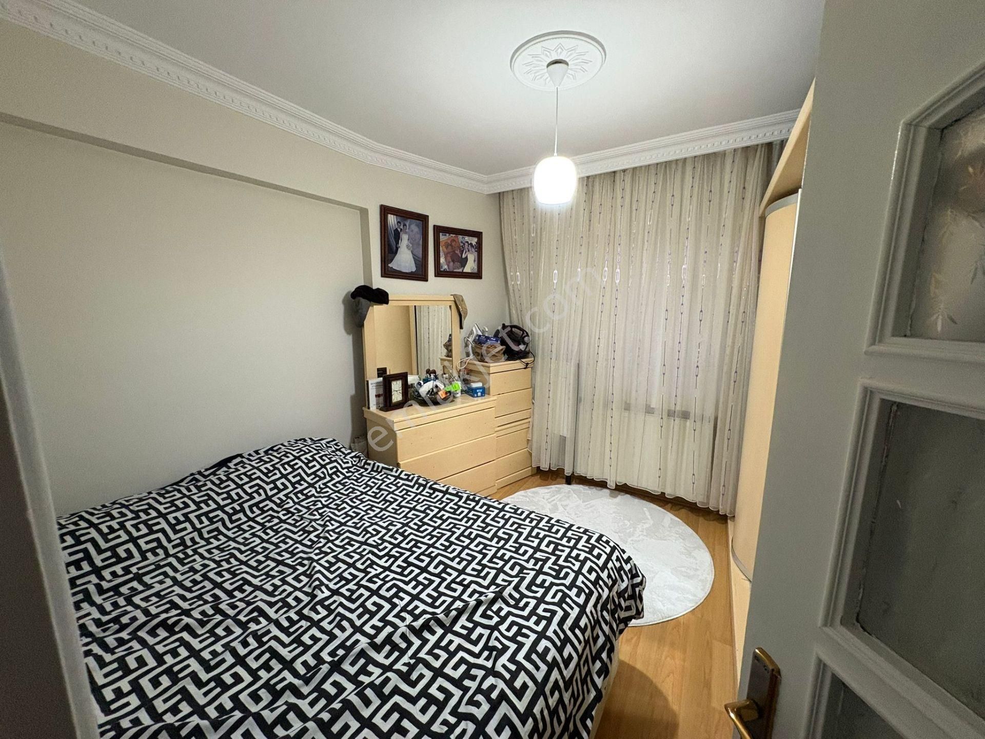 Sahibinden Fatih Haliç Cad Yakını Genç Binada 2+1 Daire 1.kat - Görsel 14