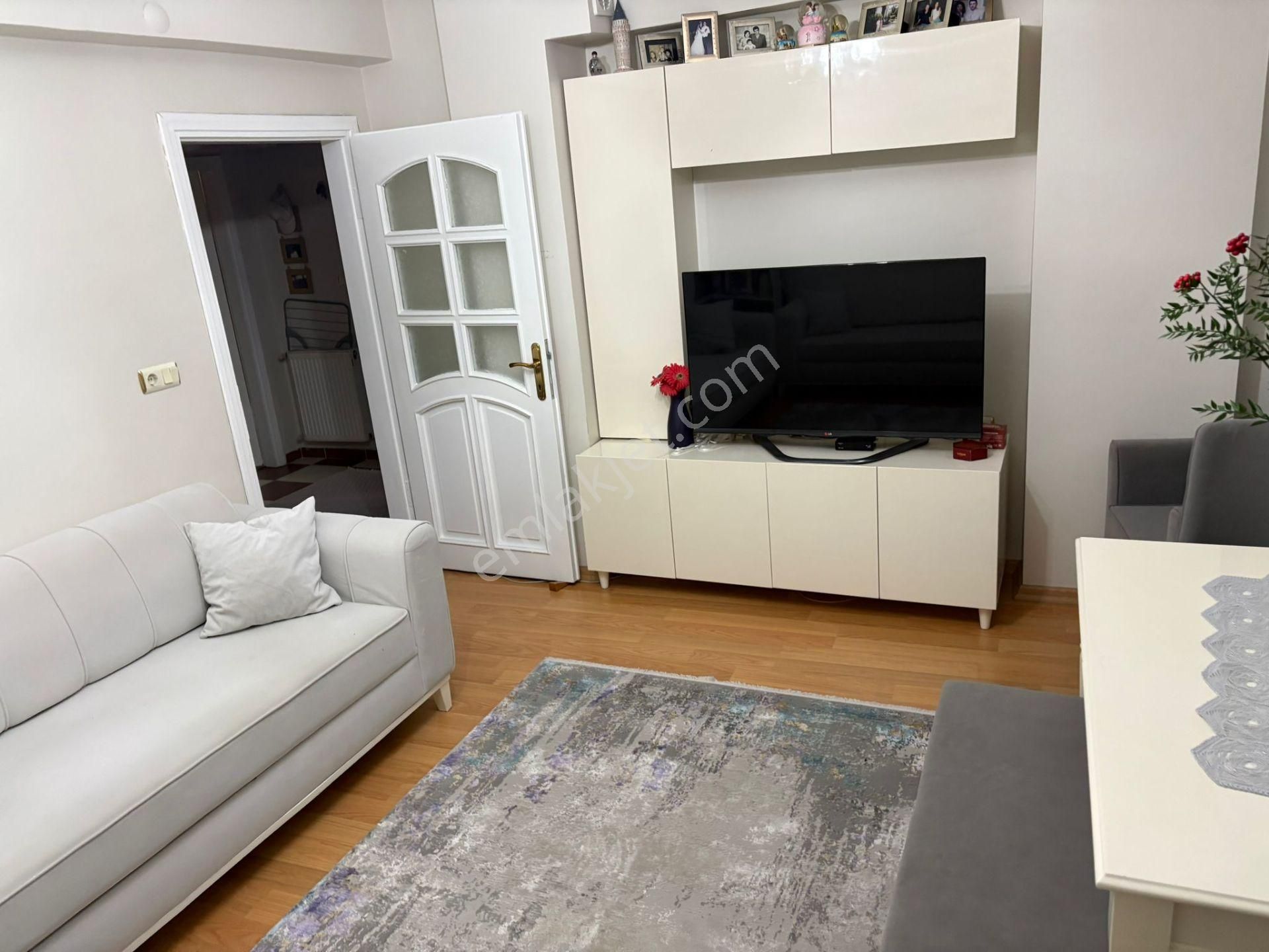 Sahibinden Fatih Haliç Cad Yakını Genç Binada 2+1 Daire 1.kat - Görsel 4