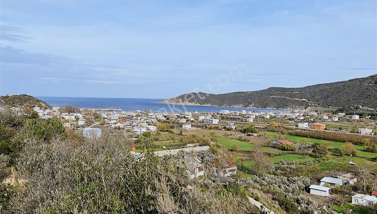 Erdek Turan'da Deniz Manzaralı Hobi Bahçesi