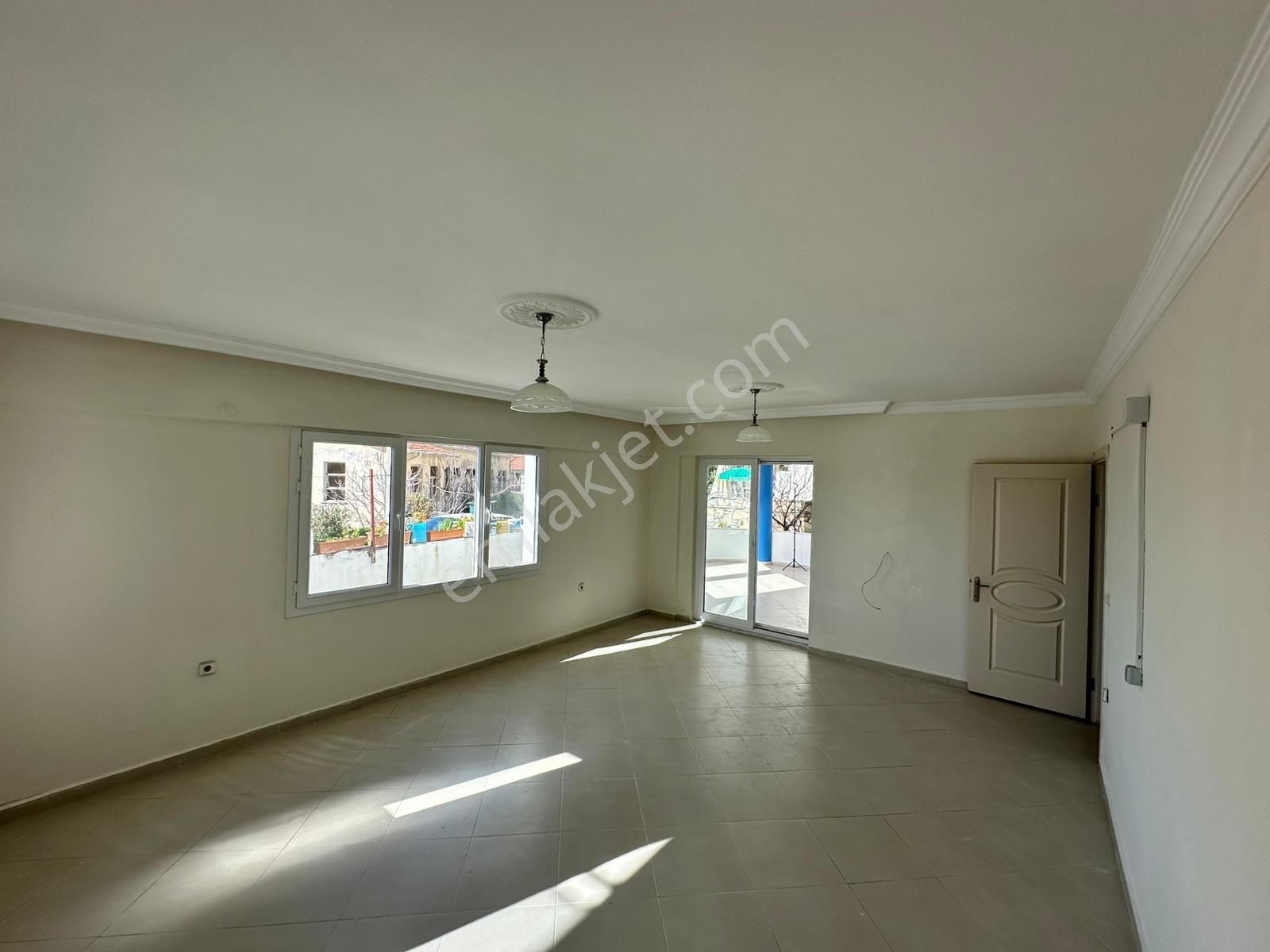 Güllük Merkez'de Süper Lokasyonda 3+1 Kapalı Mutfaklı Kiralık Daire !!! - Görsel 7