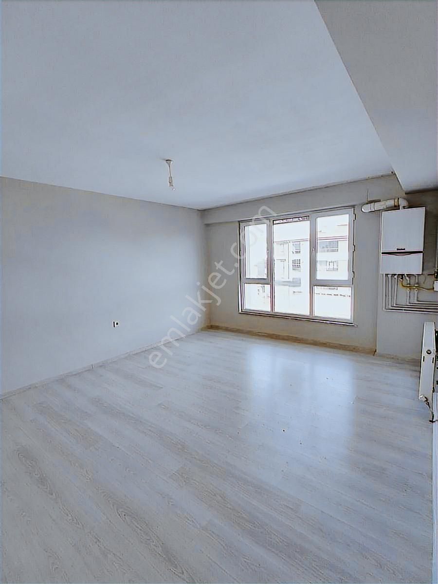 Geniş Kiralık 1+1 Asansörlü Daire