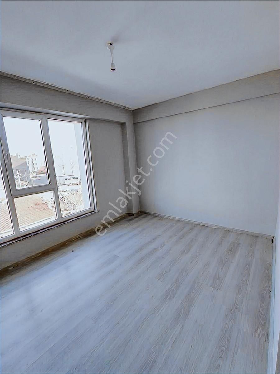 Geniş Kiralık 1+1 Asansörlü Daire - Görsel 4