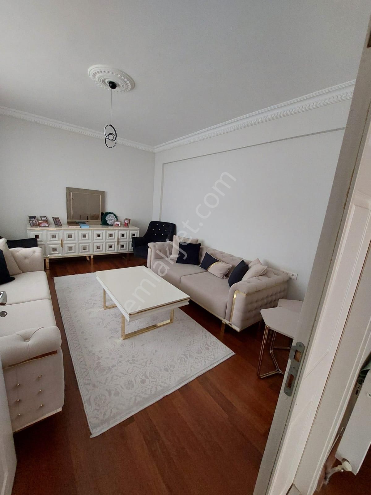 Bosna Hersek Mh Bakyapı Yanı Bosna Park Sitesinde 3+1 İçerisi Full Yapılı Kiralık Daire