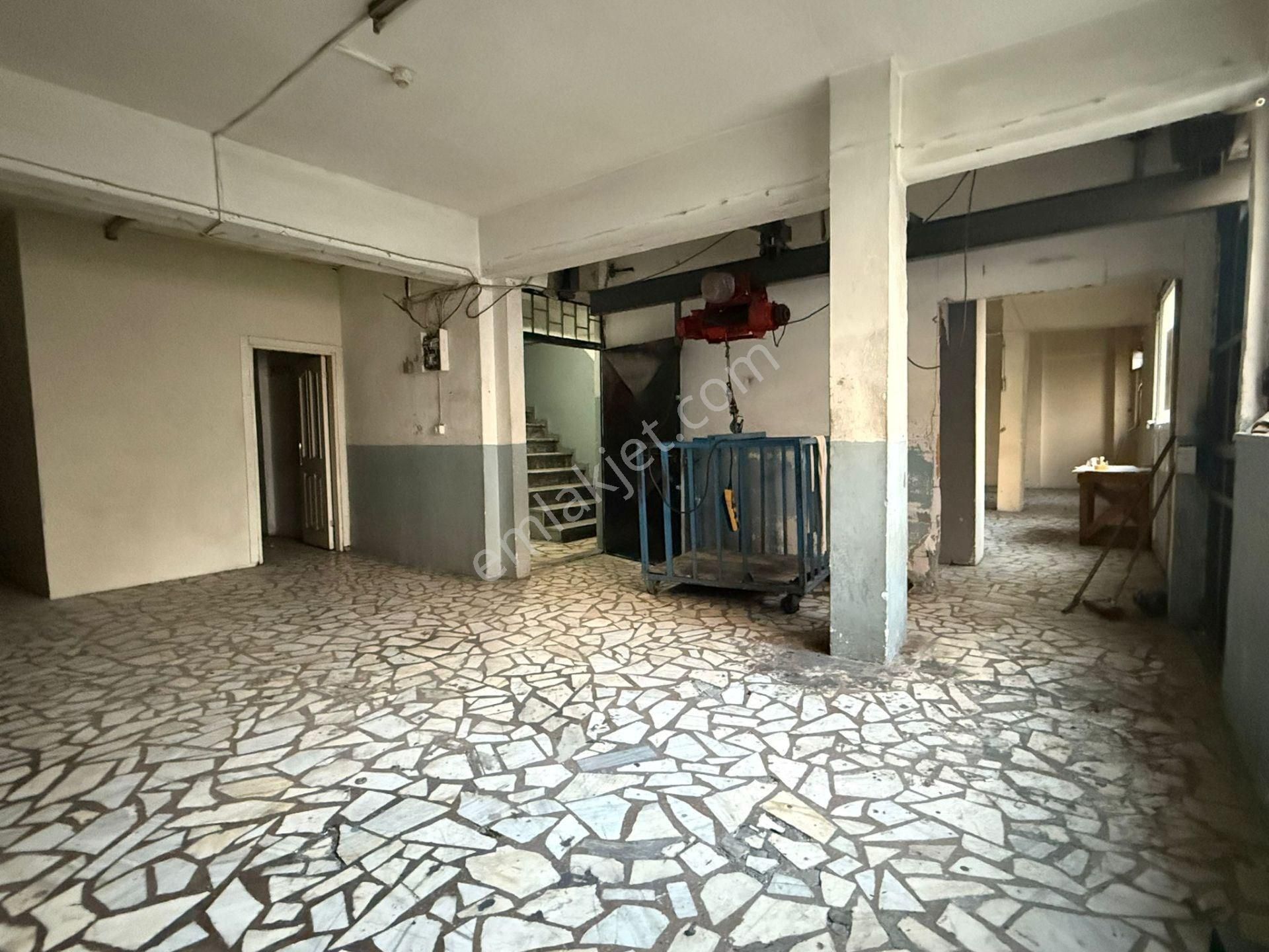 Güneşli 15 Temmuz Mahallesi Kiralık Atölye & Kesimhane 300 M2 - Görsel 5