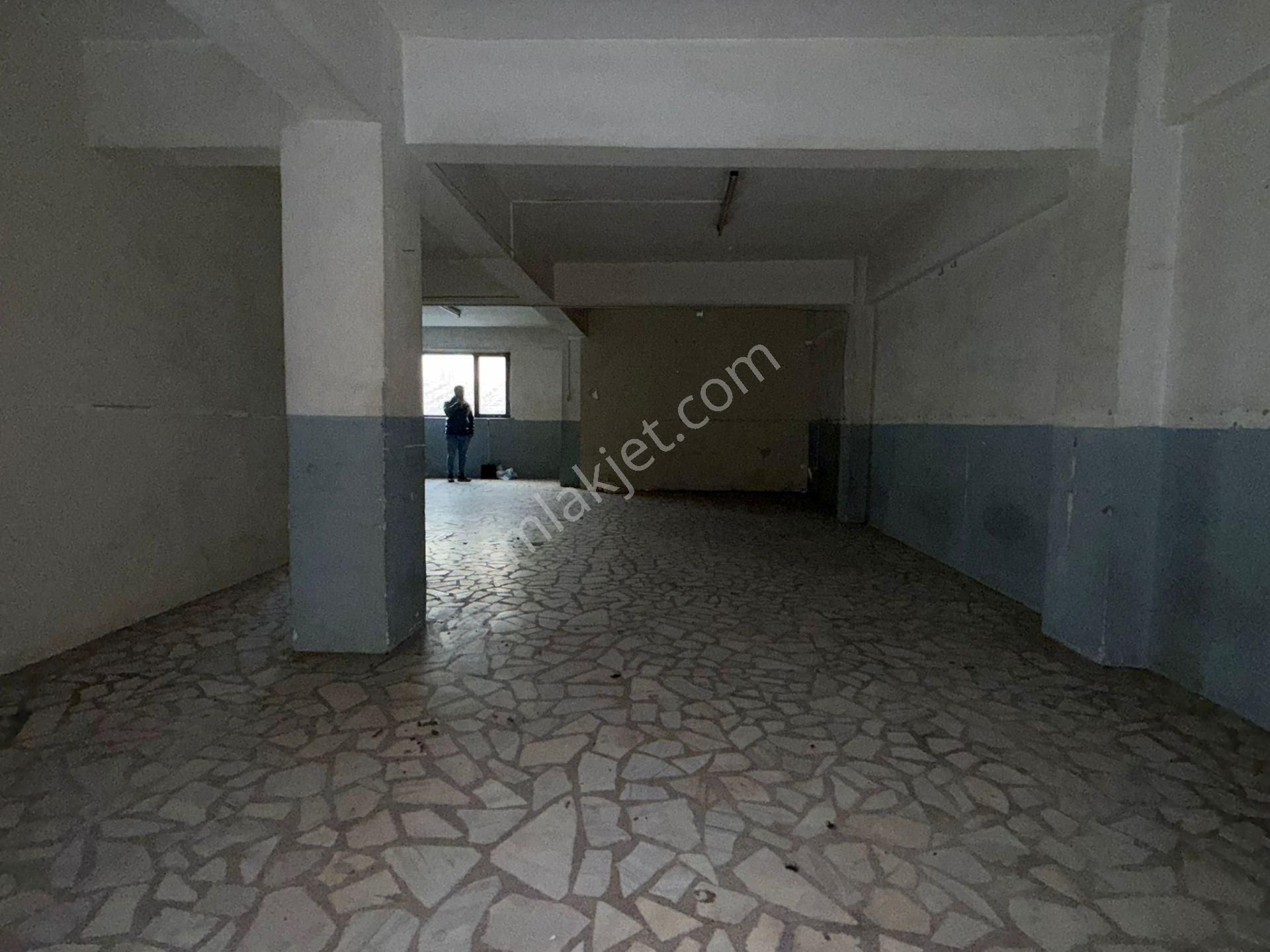 Güneşli 15 Temmuz Mahallesi Kiralık Atölye & Kesimhane 300 M2 - Görsel 11
