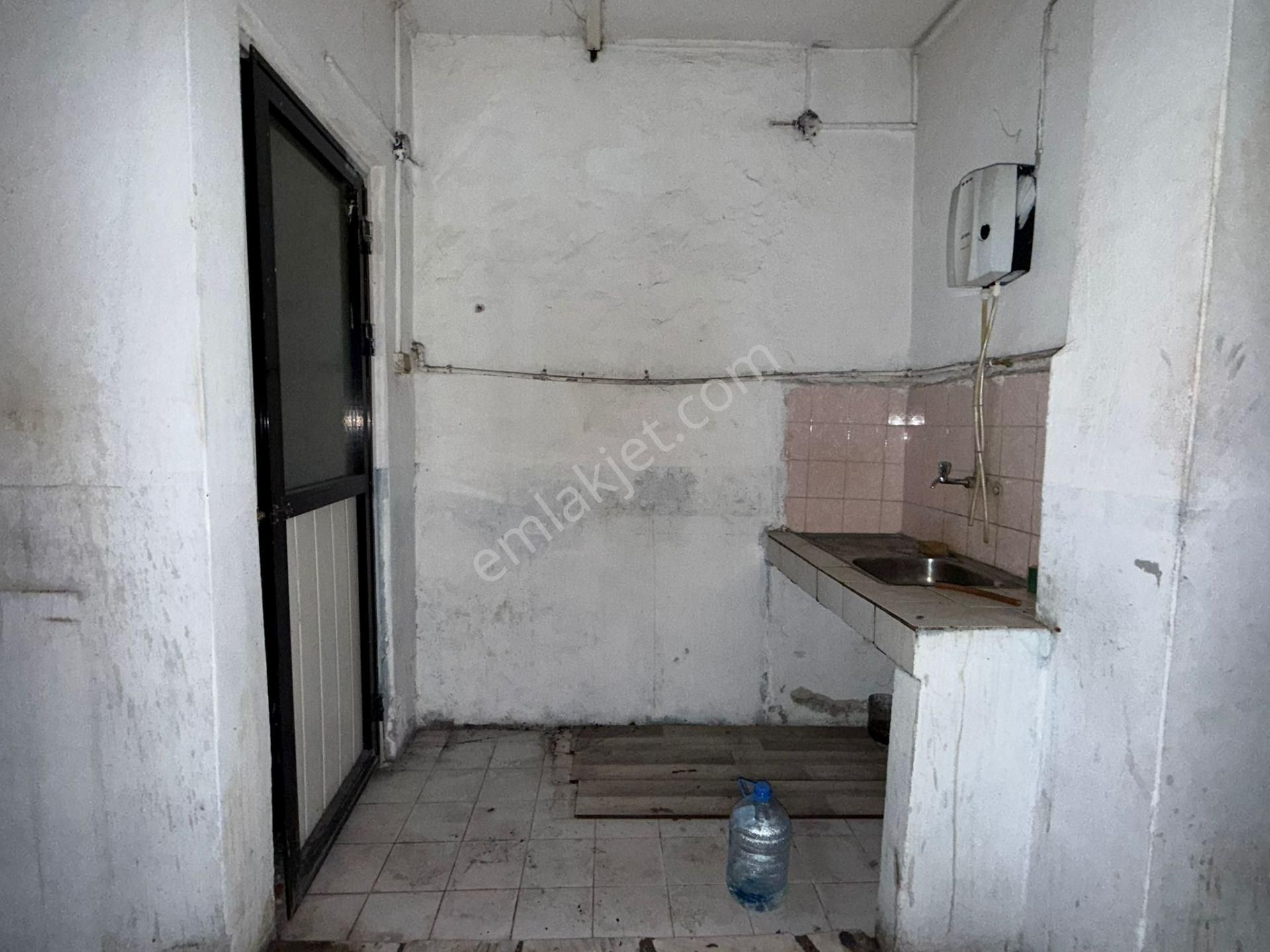 Güneşli 15 Temmuz Mahallesi Kiralık Atölye & Kesimhane 300 M2 - Görsel 19