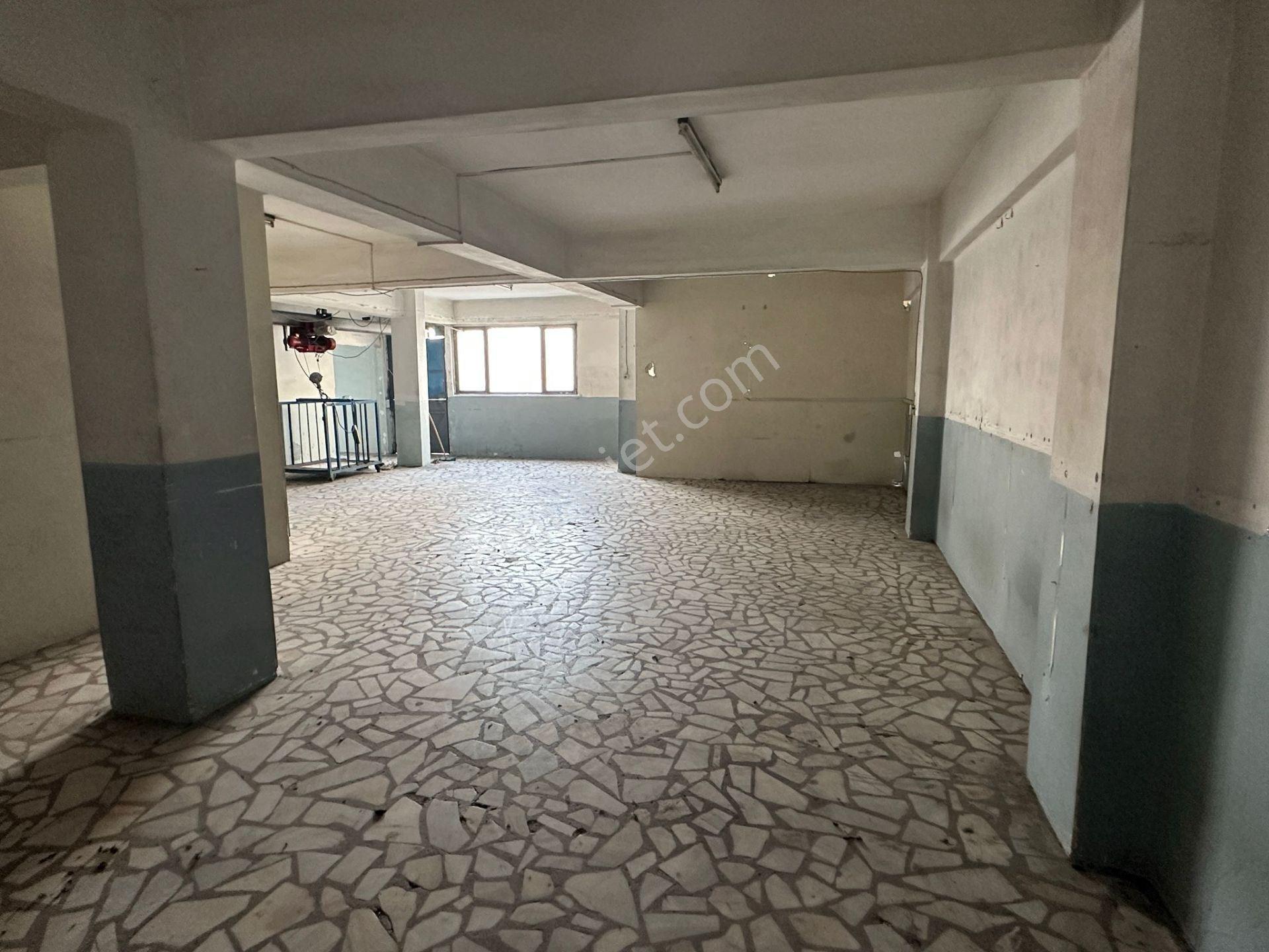 Güneşli 15 Temmuz Mahallesi Kiralık Atölye & Kesimhane 300 M2 - Görsel 21