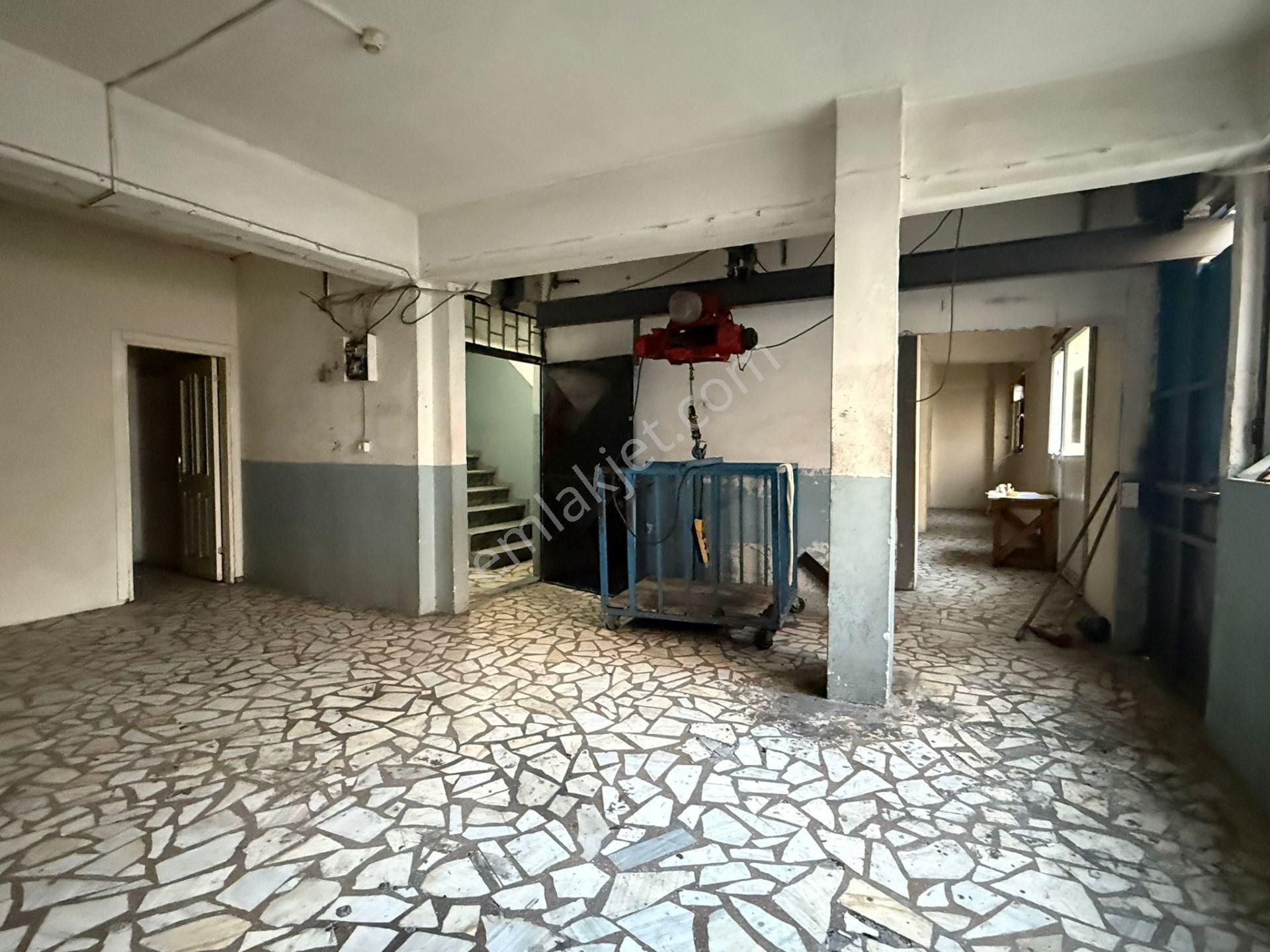 Güneşli 15 Temmuz Mahallesi Kiralık Atölye & Kesimhane 300 M2 - Görsel 3