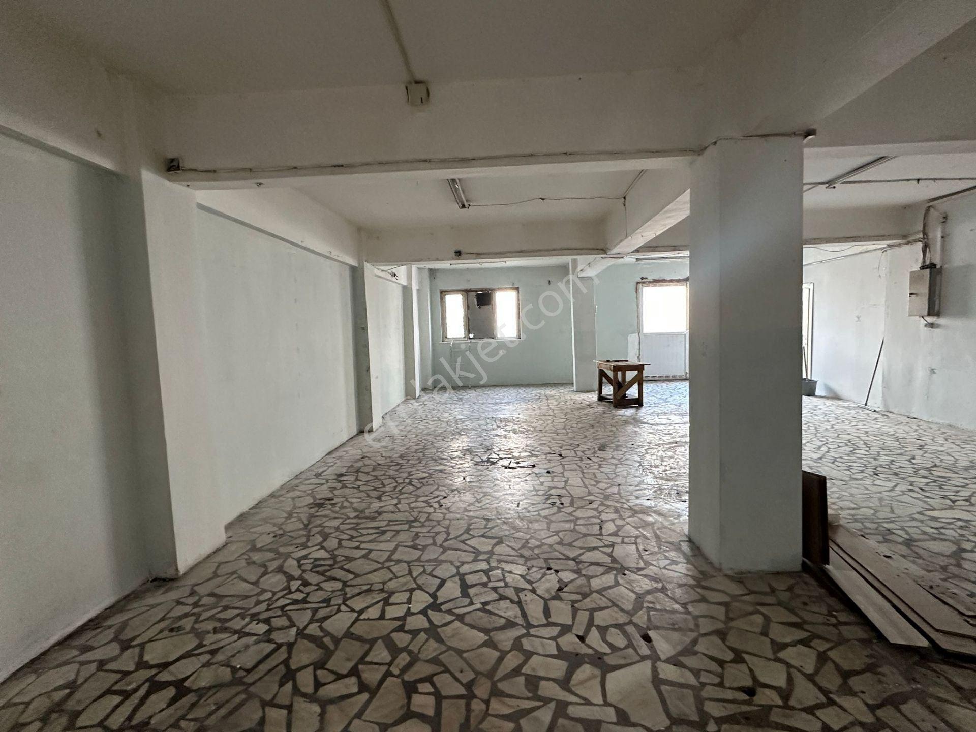 Güneşli 15 Temmuz Mahallesi Kiralık Atölye & Kesimhane 300 M2 - Görsel 28